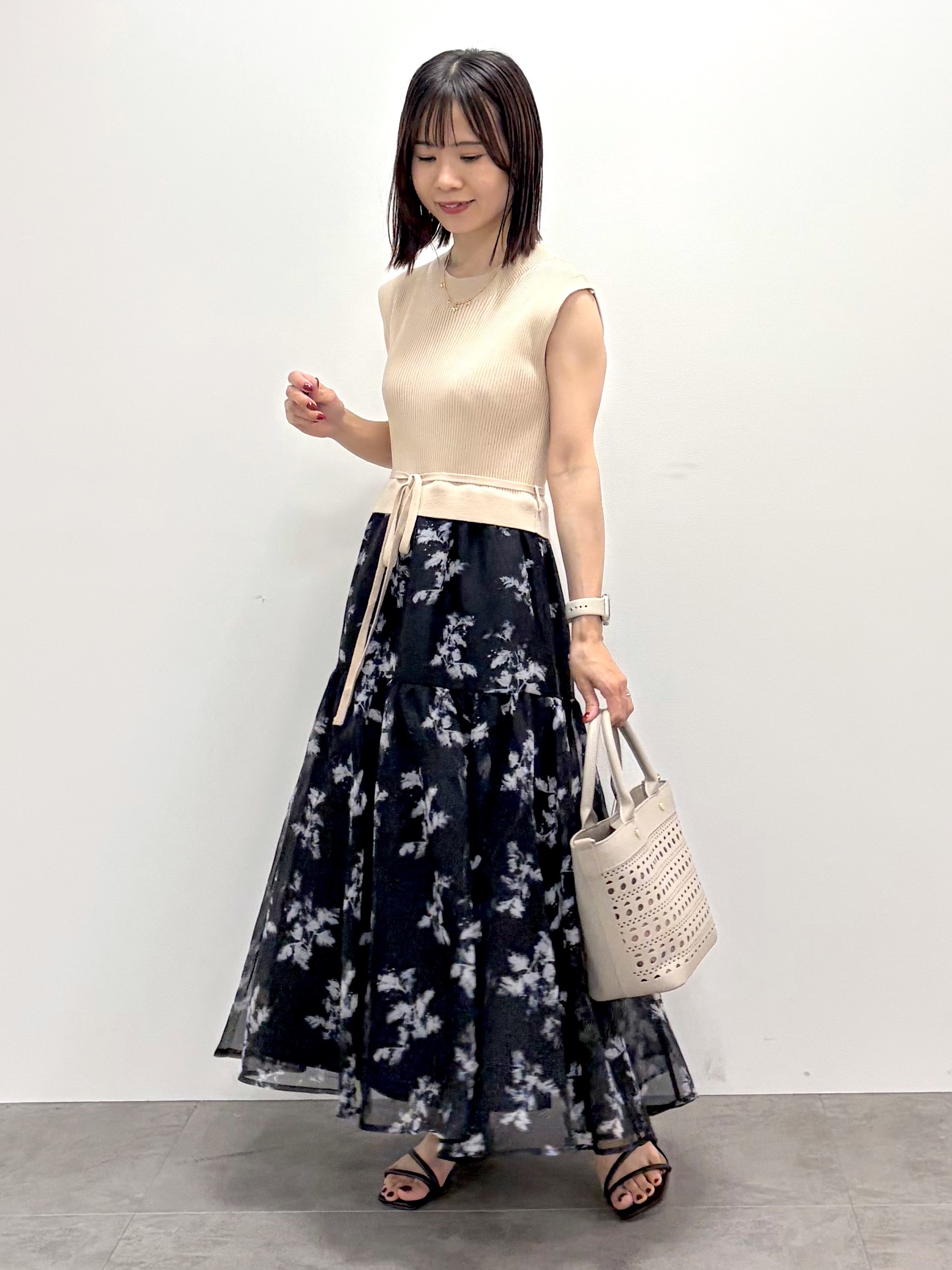 kozuさんの「index｜【接触冷感】シアーショートトッパーカーディガン《洗濯機OK／抗ピル》」を使ったコーディネート