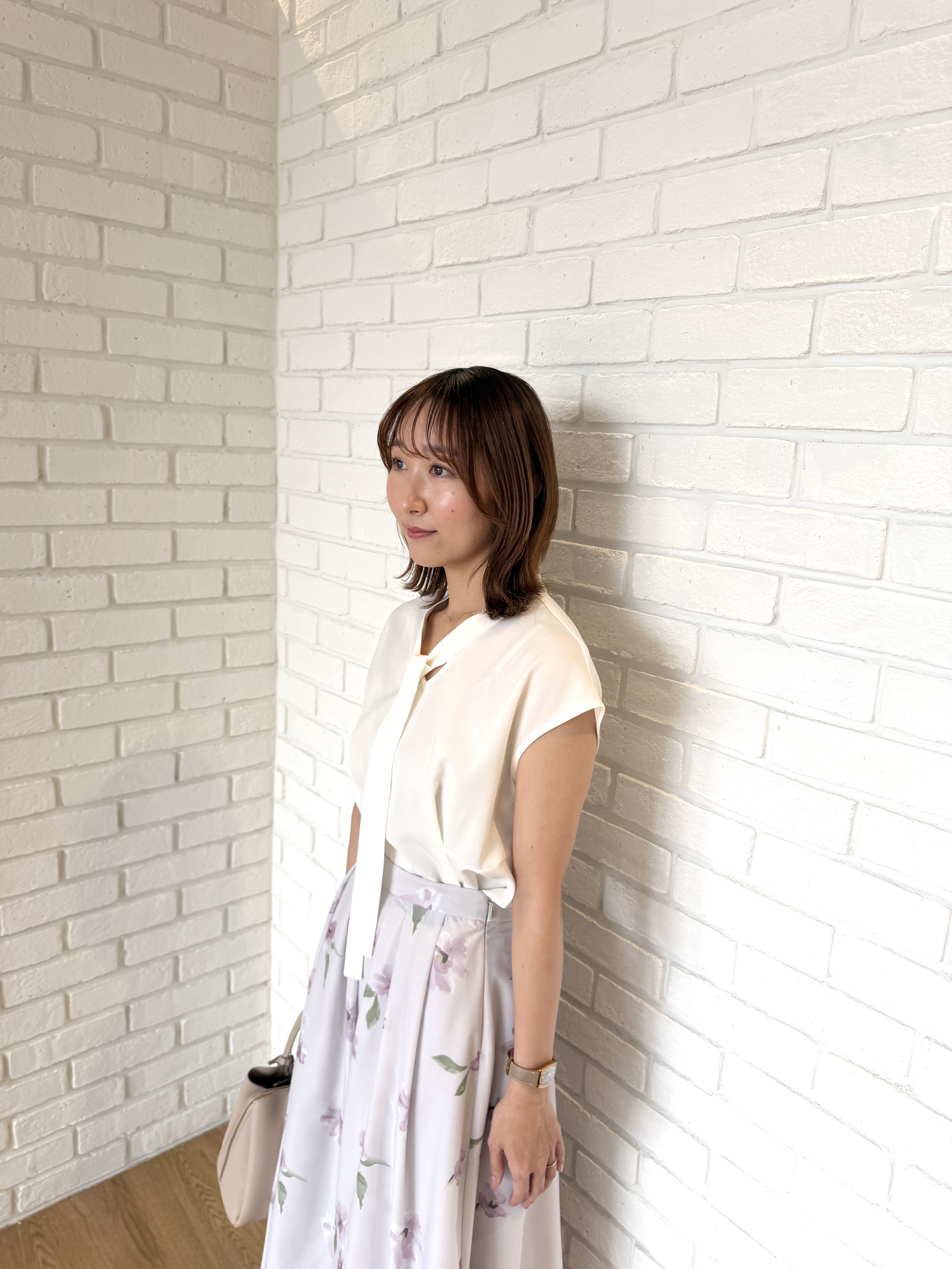 みぃさんの「index｜【接触冷感／防シワ】ペプラムボウタイブラウス《洗濯機OK／ストレッチ》」を使ったコーディネート