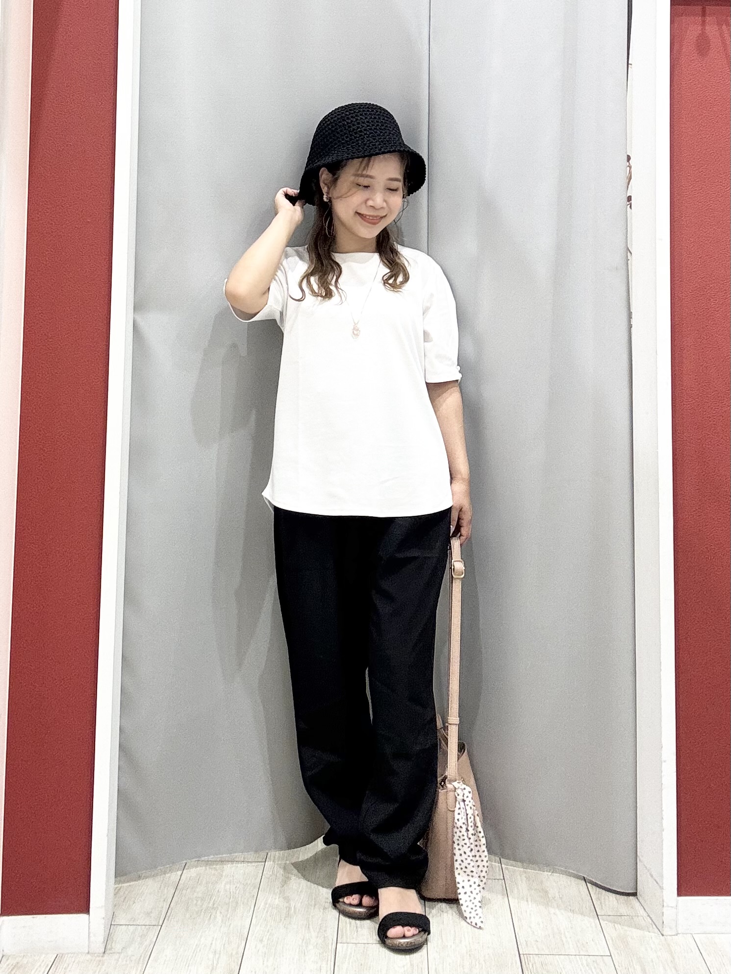 shioさんの「SHOO･LA･RUE｜【2点セット/洗濯機可/S-LL】ネックレス付き お袖パールブラウス」を使ったコーディネート