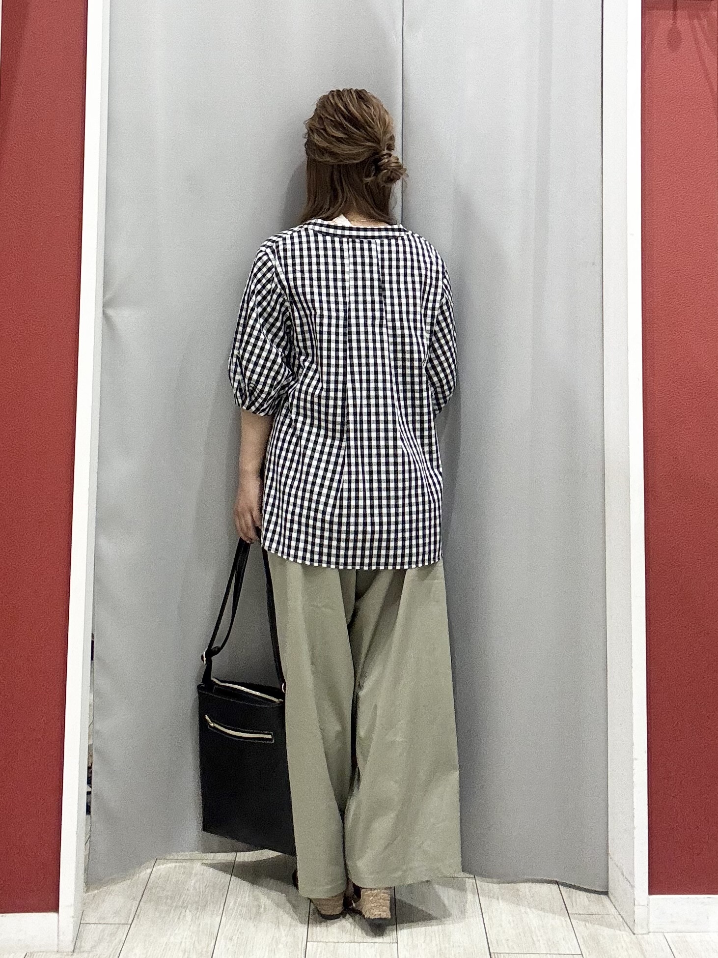 shioさんの「SHOO･LA･RUE｜【高レビュー/洗濯後しわになりにくい/インせず着られる】自然に体型カバー 麻調ペプラムブラウス」を使ったコーディネート
