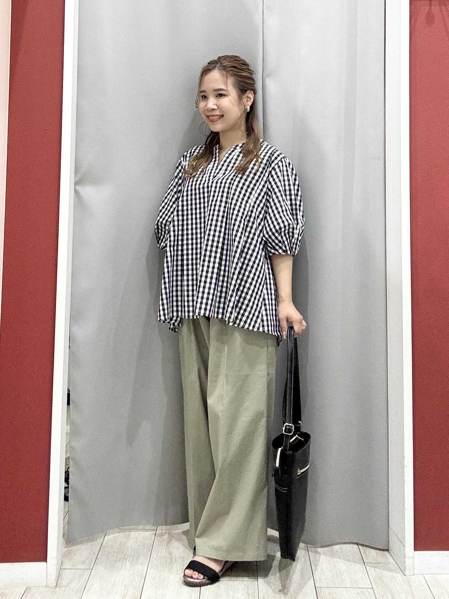 shioさんの「SHOO･LA･RUE｜【高レビュー/洗濯後しわになりにくい/インせず着られる】自然に体型カバー 麻調ペプラムブラウス」を使ったコーディネート