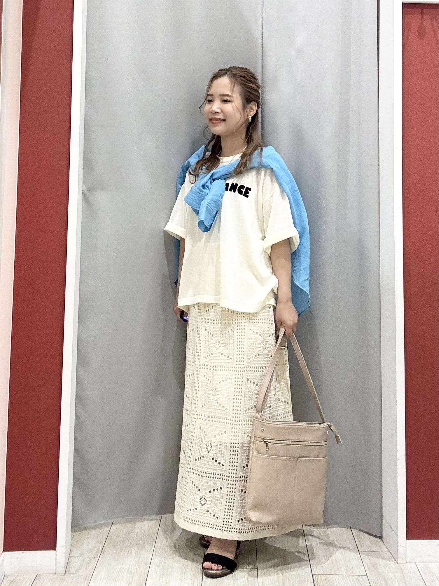 shioさんの「SHOO･LA･RUE｜【体型カバー】ふんわり質感 やわらかこなれシアーシャツ」を使ったコーディネート