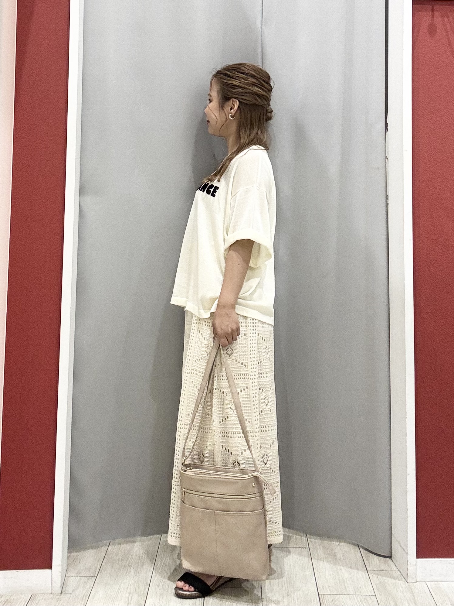 shioさんの「SHOO･LA･RUE｜【体型カバー】ふんわり質感 やわらかこなれシアーシャツ」を使ったコーディネート