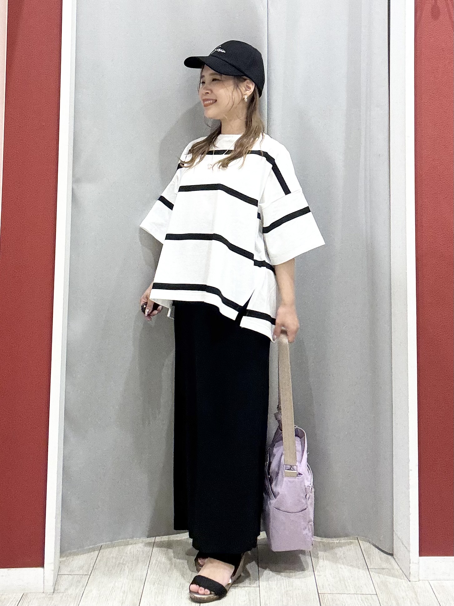 shioさんの「SHOO･LA･RUE｜【S-LL】涼しげで爽やか 太ボーダー斜め切り替えTシャツ」を使ったコーディネート