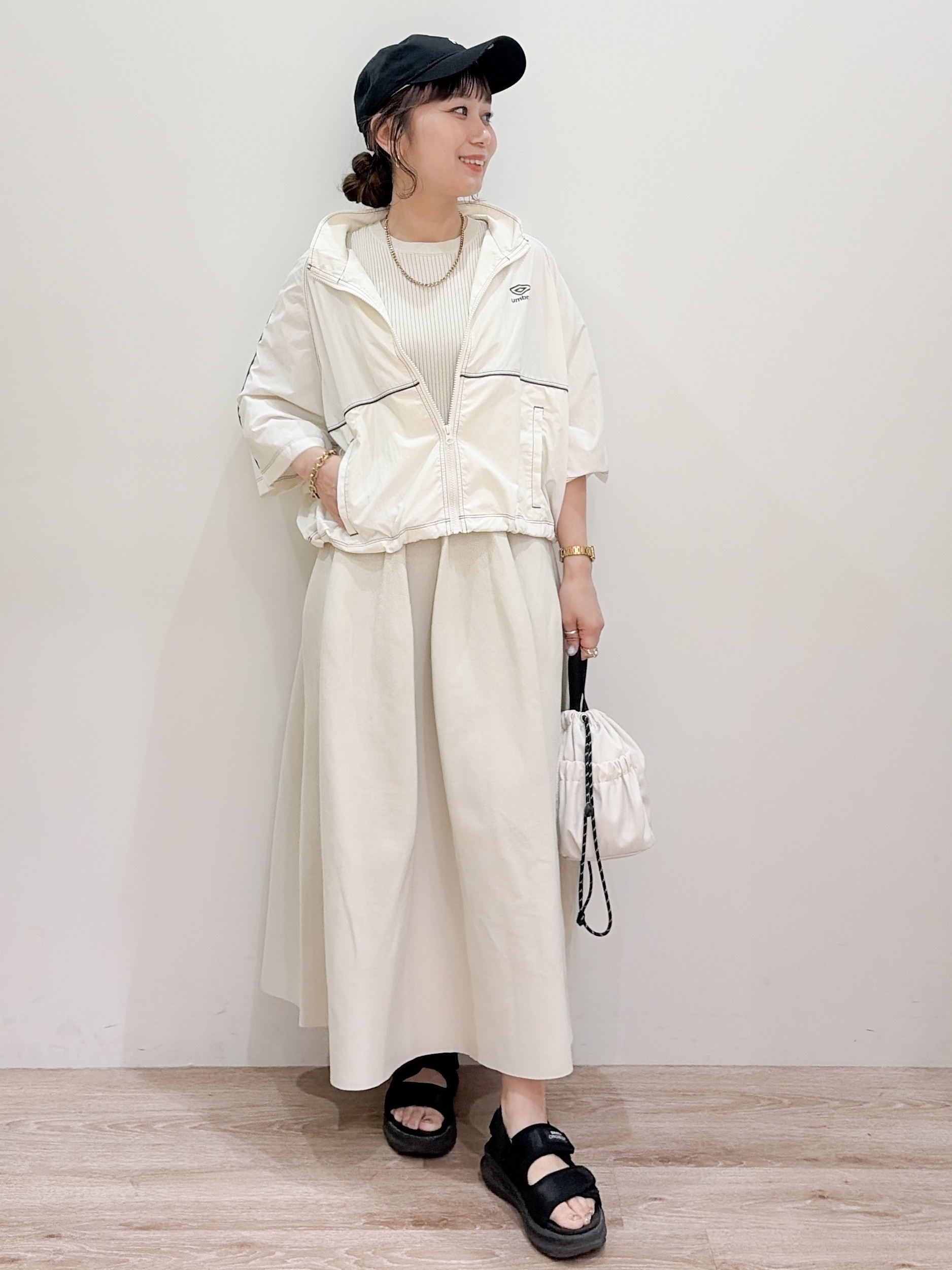 risayanさんの「OPAQUE.CLIP｜◆【umbro／アンブロ】シアーナイロン5分袖ZIPアップブルゾン」を使ったコーディネート