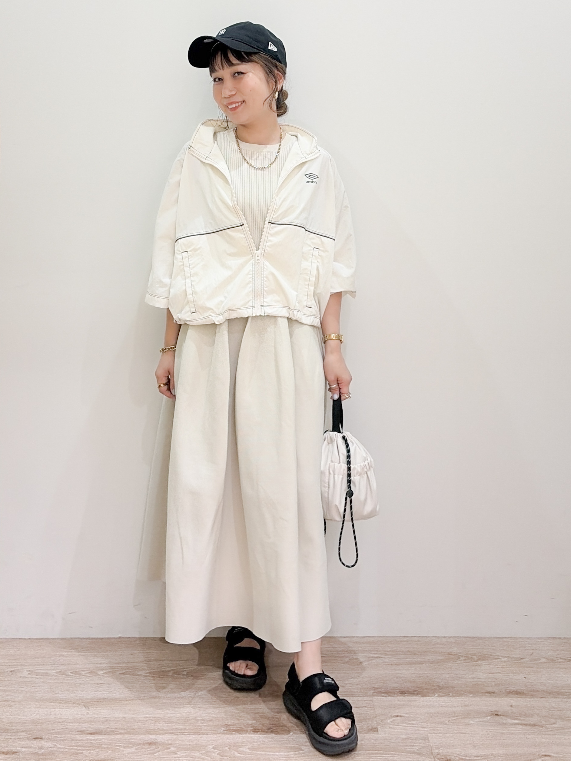 risayanさんの「OPAQUE.CLIP｜◆【umbro／アンブロ】シアーナイロン5分袖ZIPアップブルゾン」を使ったコーディネート