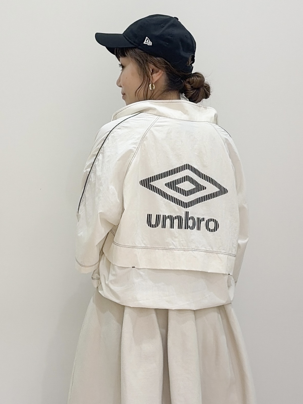 risayanさんの「OPAQUE.CLIP｜◆【umbro／アンブロ】シアーナイロン5分袖ZIPアップブルゾン」を使ったコーディネート