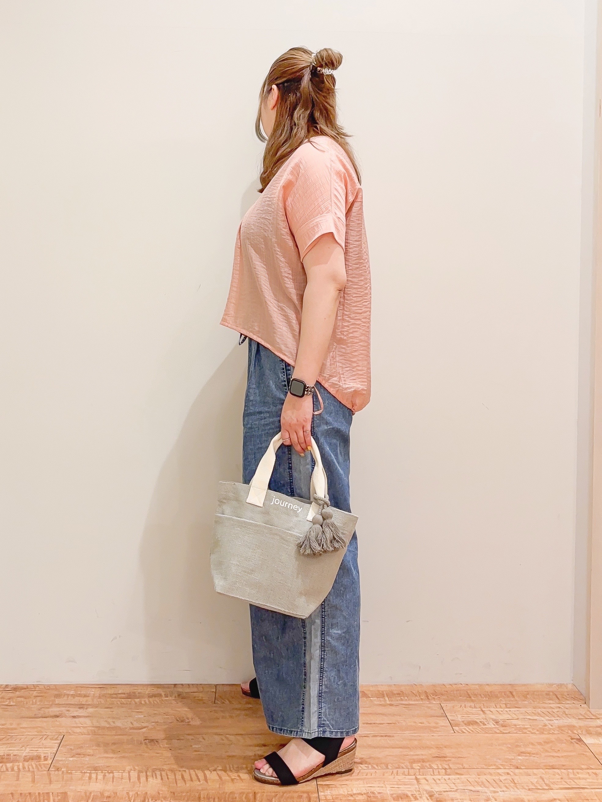 naoさんの「SHOO･LA･RUE｜【高レビュー/体型カバー】インせず着られる スキッパー裾リボンブラウス」を使ったコーディネート