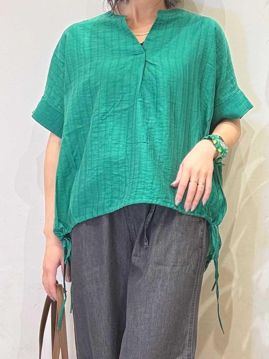misakiさんの「SHOO･LA･RUE｜【高レビュー/体型カバー】インせず着られる スキッパー裾リボンブラウス」を使ったコーディネート