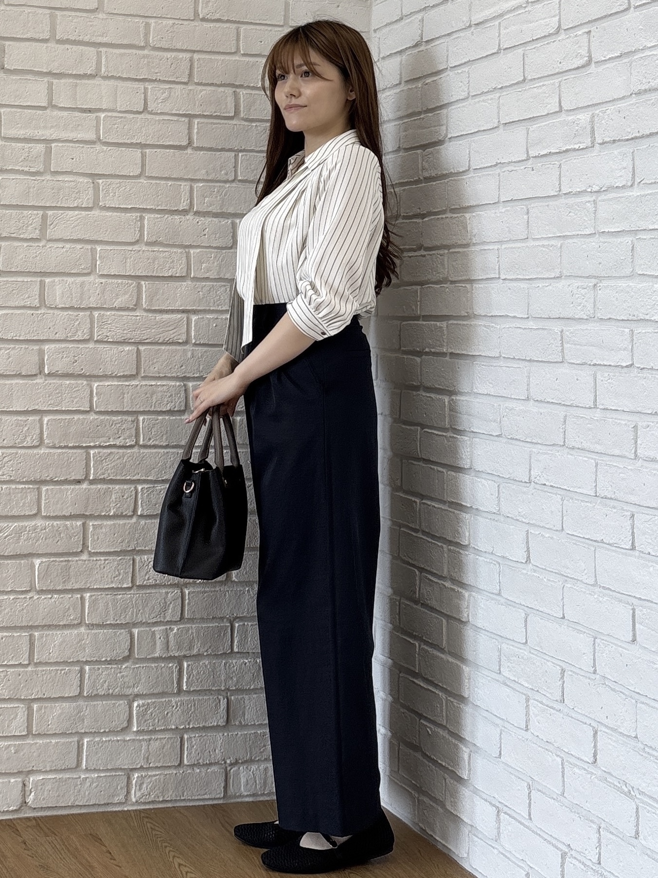 sayaさんの「grove｜高評価！【貴島明日香さん着用・洗える】チャーム付きマルチWAYボウタイブラウス」を使ったコーディネート