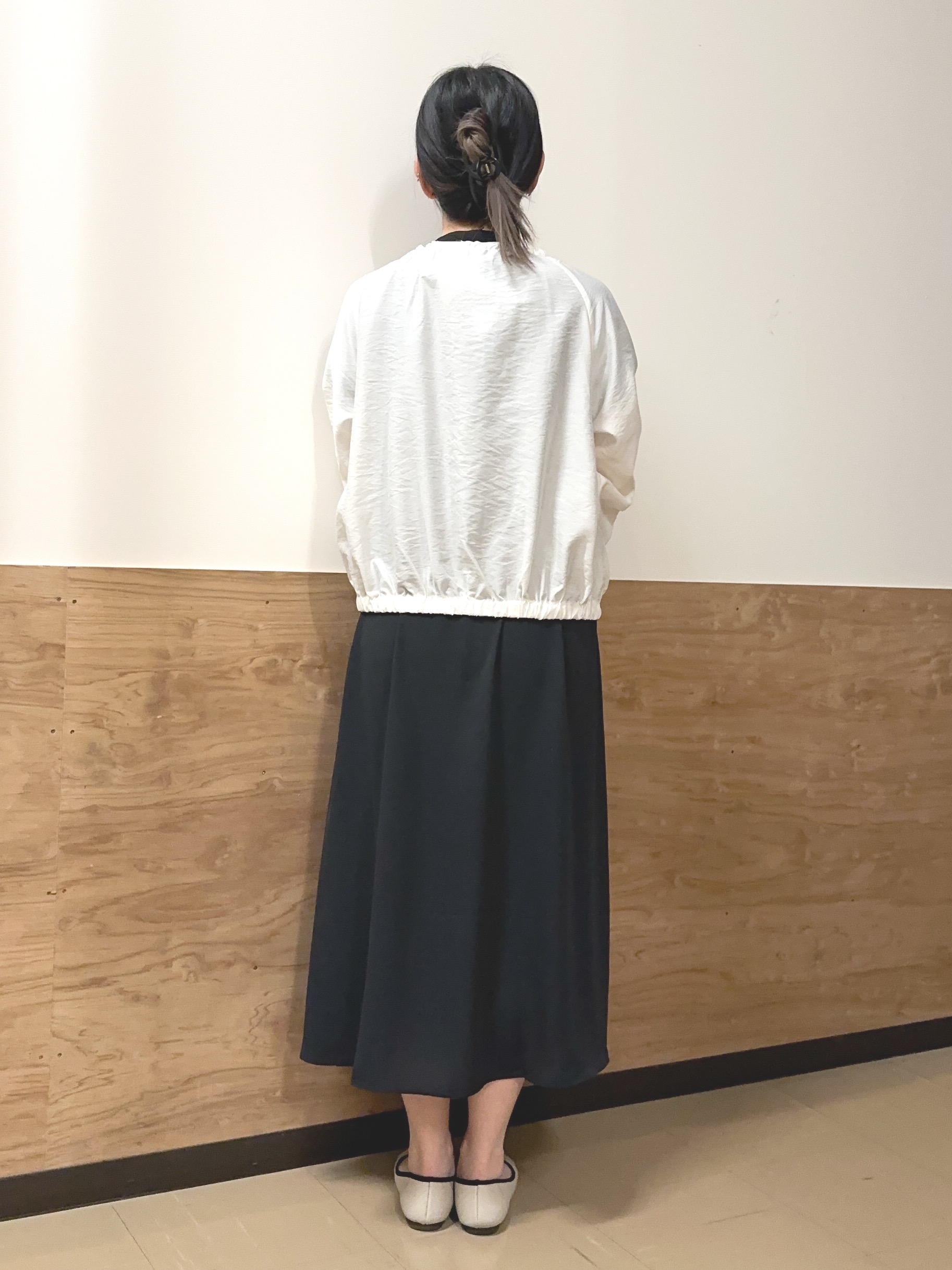すーさんの「grove｜気温調整にも◎ブラウス感覚で羽織れるシアーブルゾン」を使ったコーディネート
