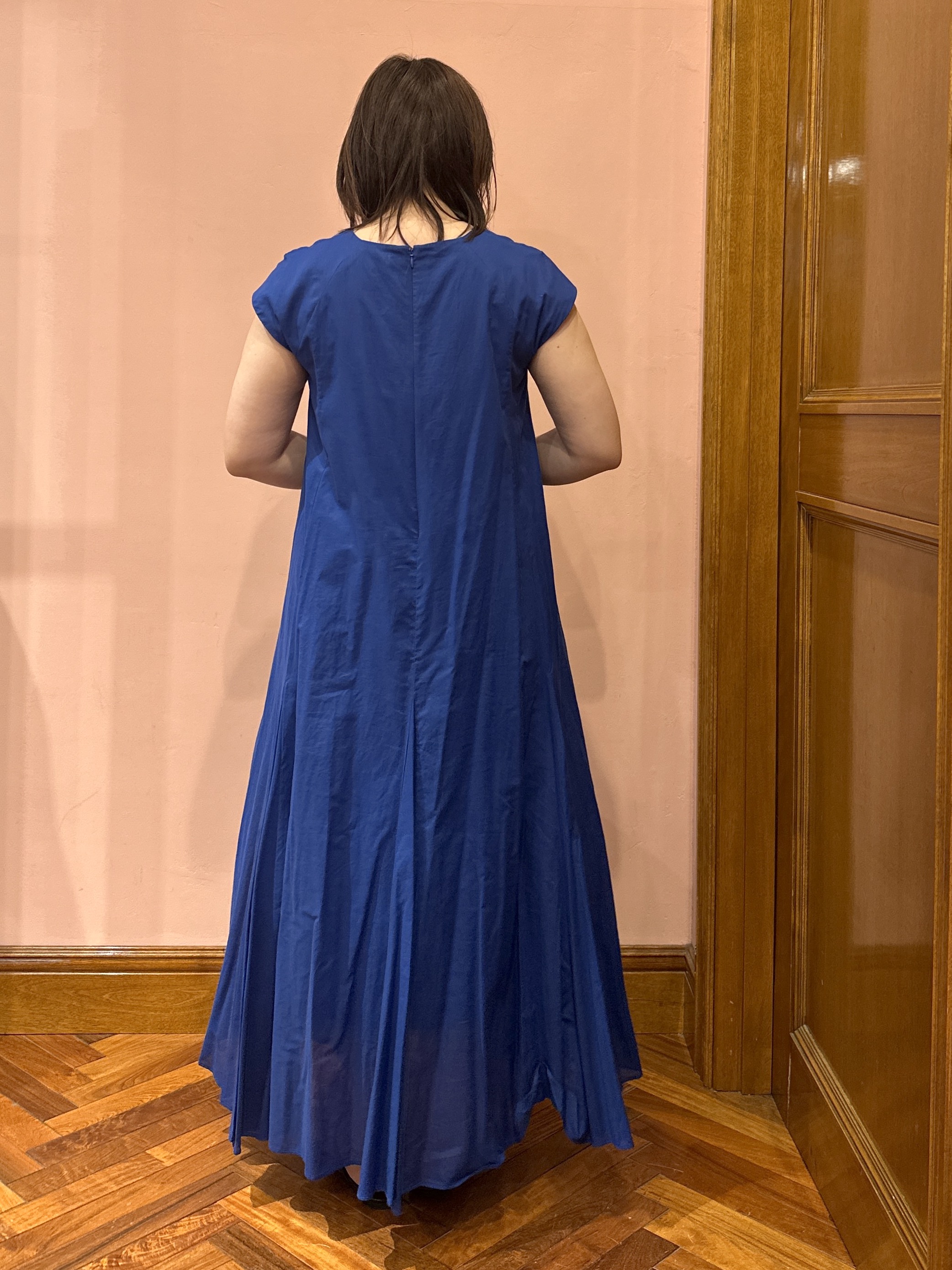 komatsuさんの「DRESSTERIOR｜【きれいめ/ウォッシャブル】コットンローンフレンチスリーブワンピ」を使ったコーディネート