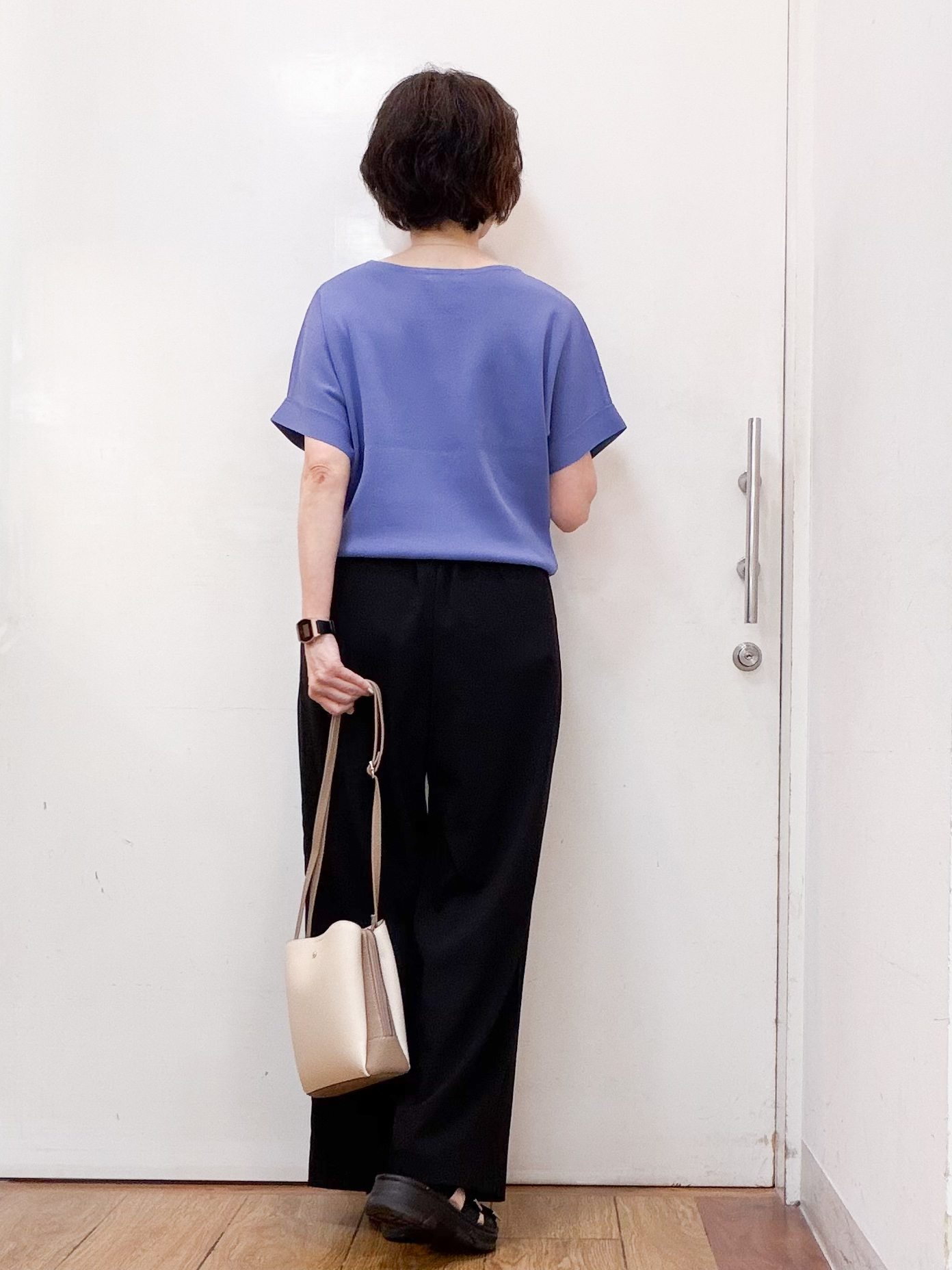 みぃさんの「SHOO･LA･RUE｜【毎日洗える/UV】二の腕隠れる さらっとドルマン半袖ニット」を使ったコーディネート