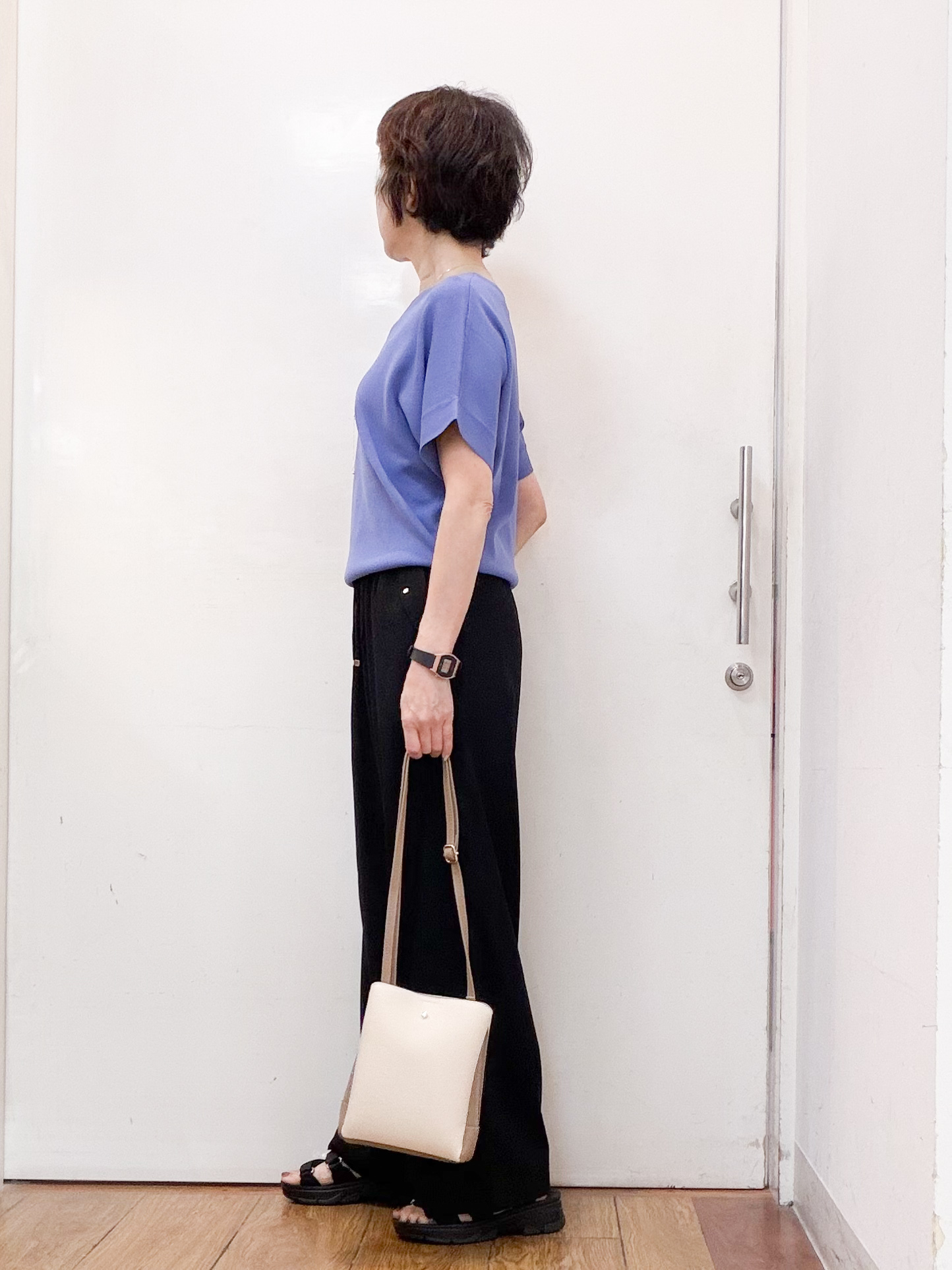 みぃさんの「SHOO･LA･RUE｜【毎日洗える/UV】二の腕隠れる さらっとドルマン半袖ニット」を使ったコーディネート