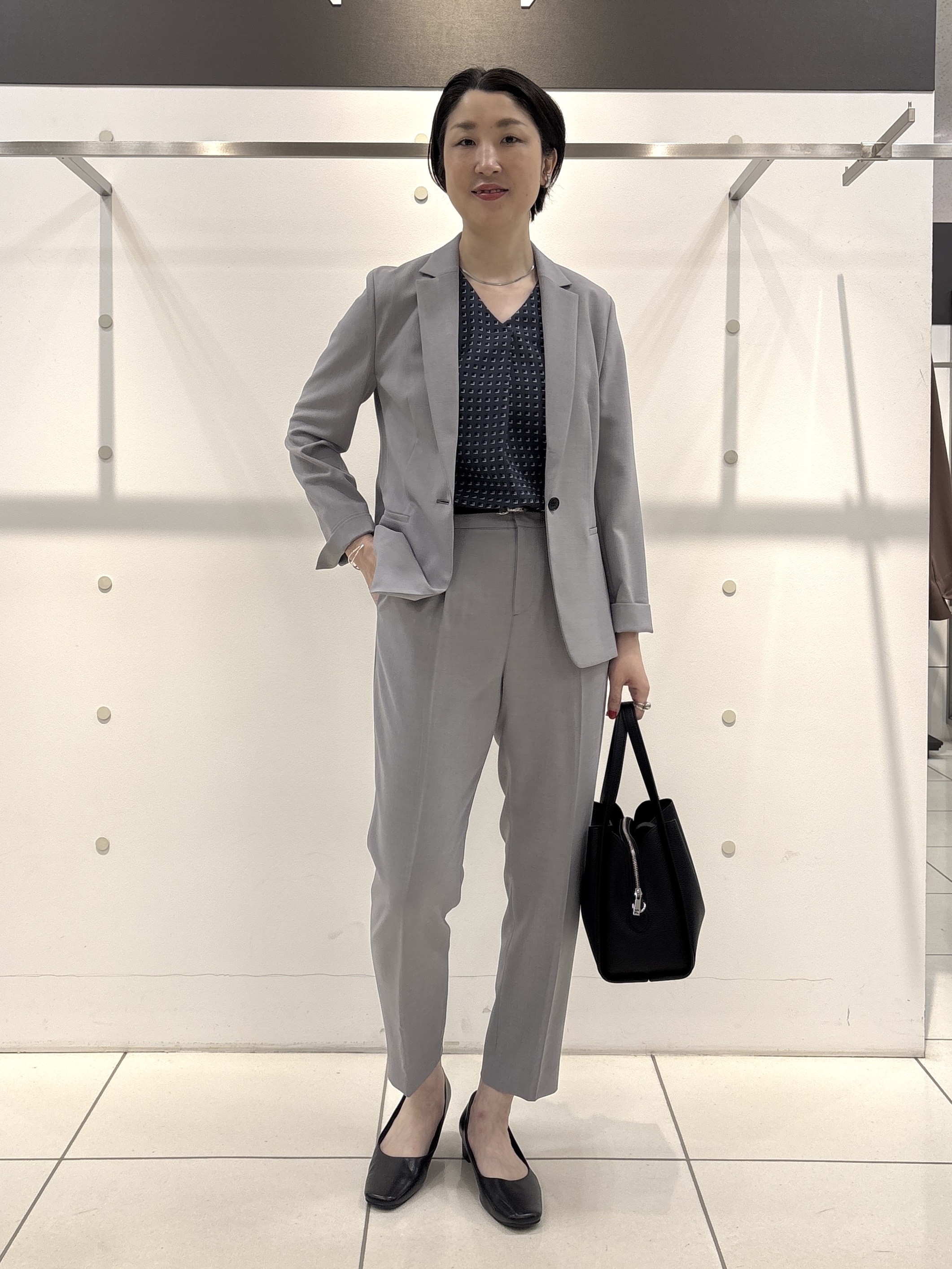 yuriさんの「INDIVI｜【定番スーツ／UVケア／洗える】ウール調テーラードジャケット」を使ったコーディネート