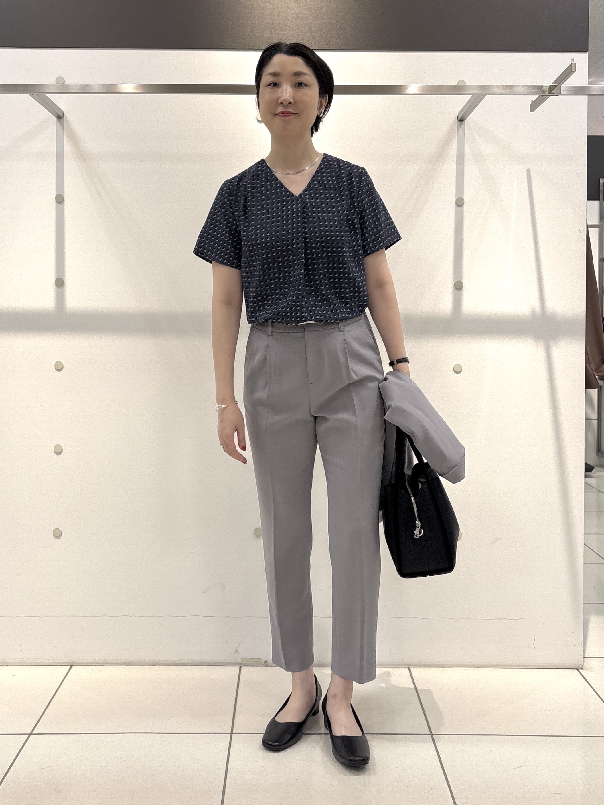 yuriさんの「INDIVI｜【定番スーツ／UVケア／洗える】ウール調テーラードジャケット」を使ったコーディネート