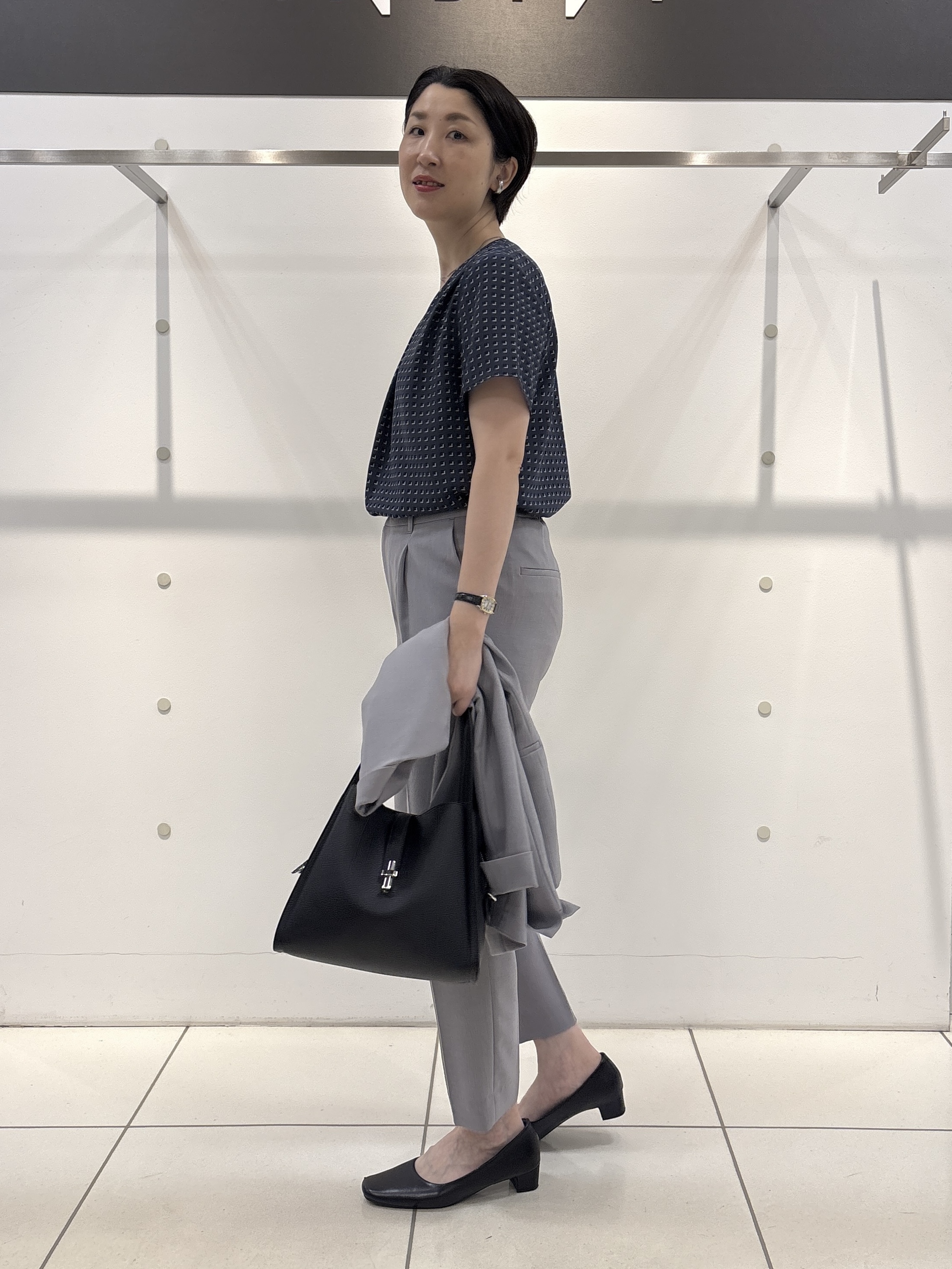 yuriさんの「INDIVI｜【定番スーツ／UVケア／洗える】ウール調テーラードジャケット」を使ったコーディネート