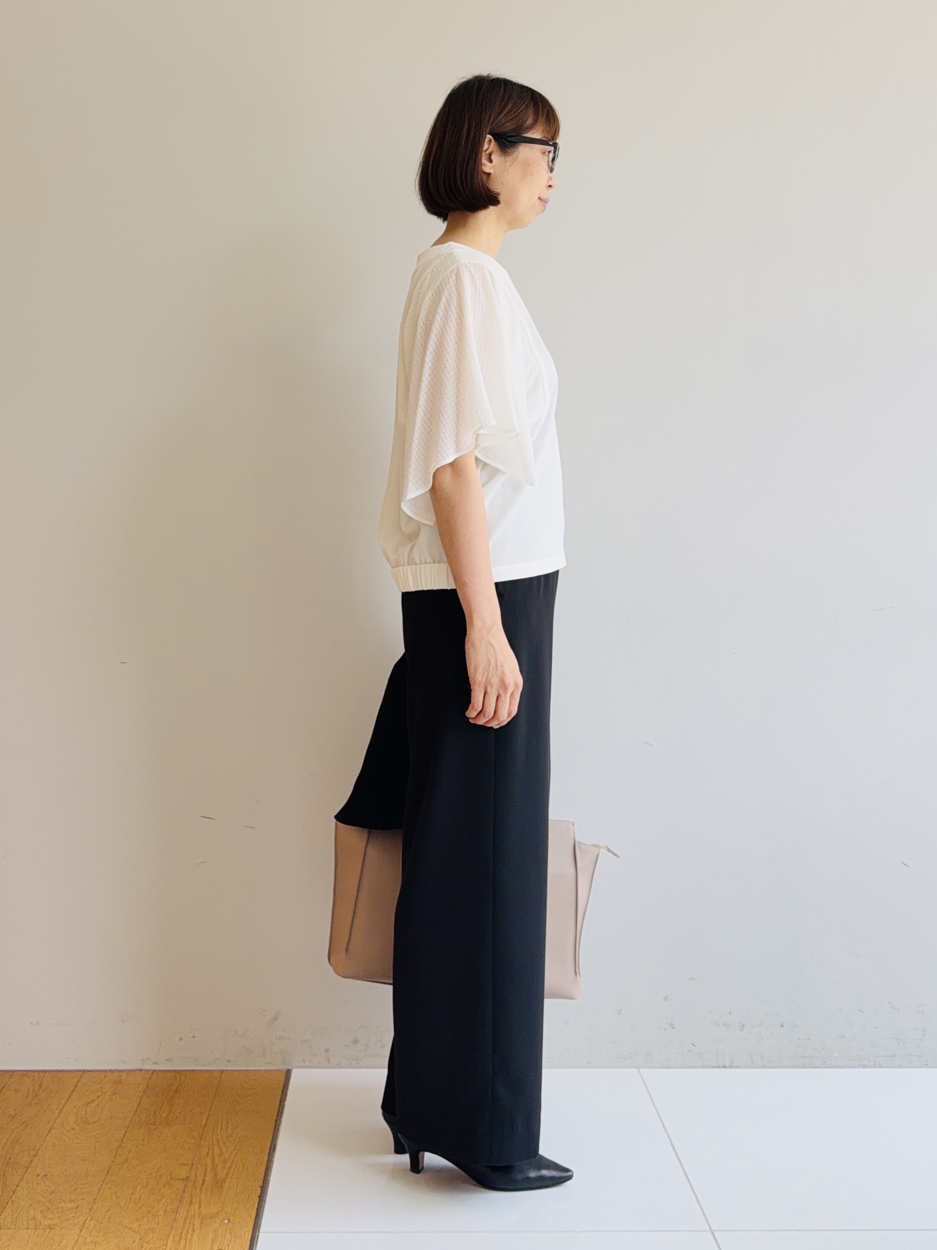 murayamaさんの「INDIVI｜【洗える／シアーチェック柄】異素材コンビスリーブトップス」を使ったコーディネート