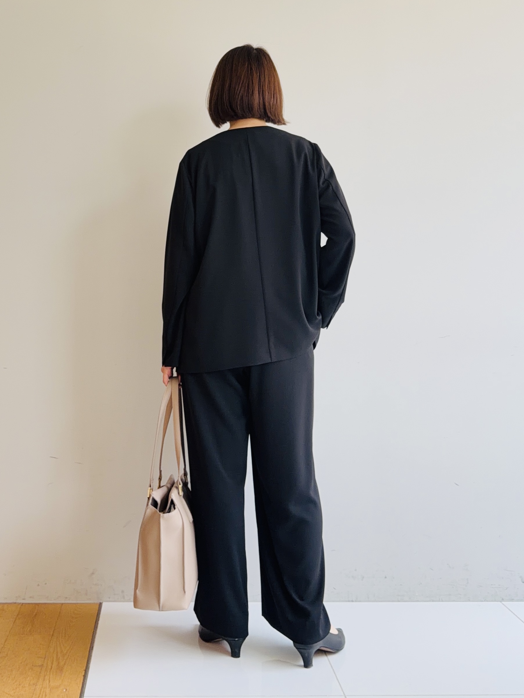 murayamaさんの「INDIVI｜【洗える／シアーチェック柄】異素材コンビスリーブトップス」を使ったコーディネート