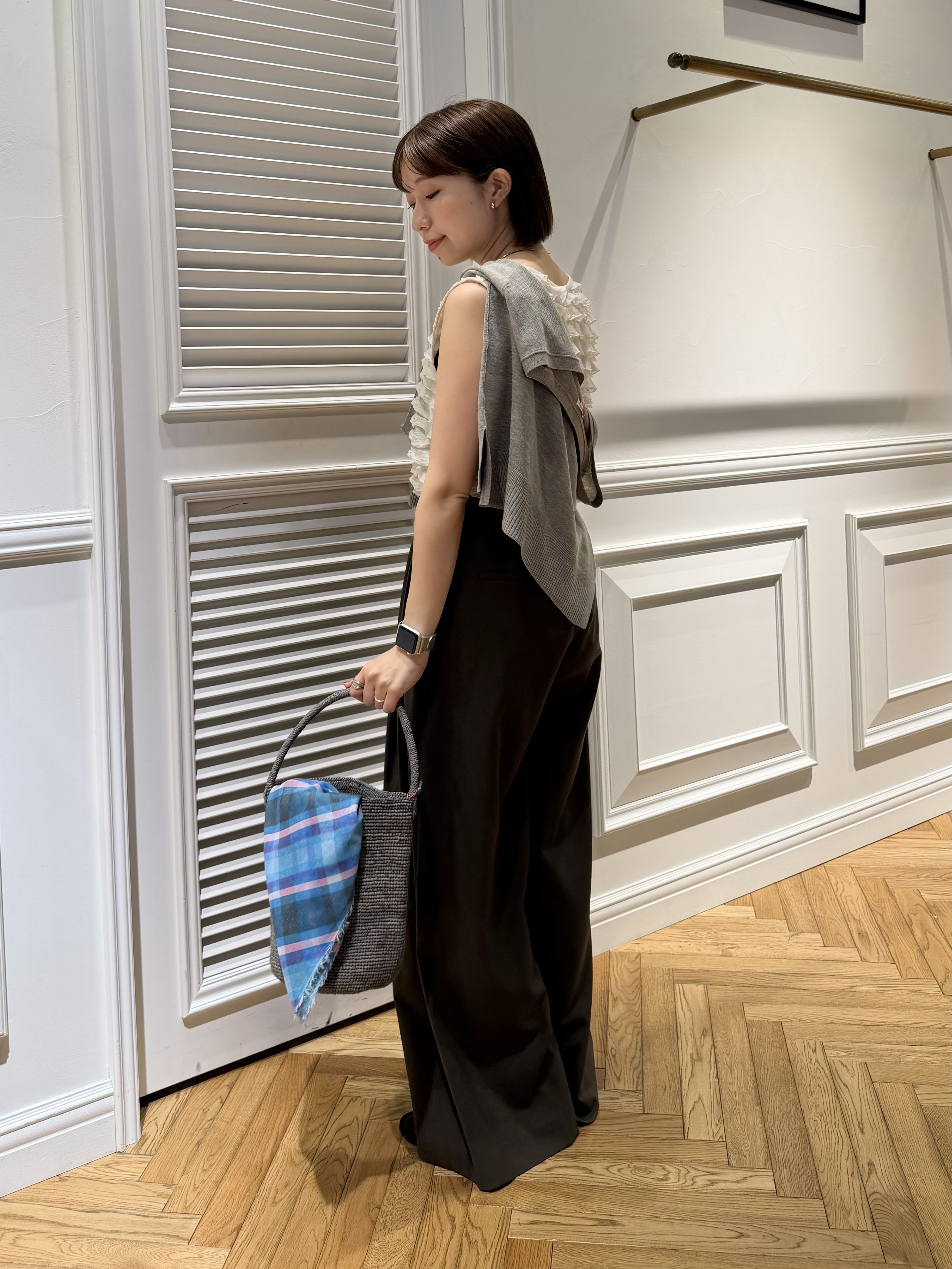 つじ まこさんの「DRESSTERIOR｜【接触冷感】イージーケアー クールタッチ ワイドパンツ」を使ったコーディネート