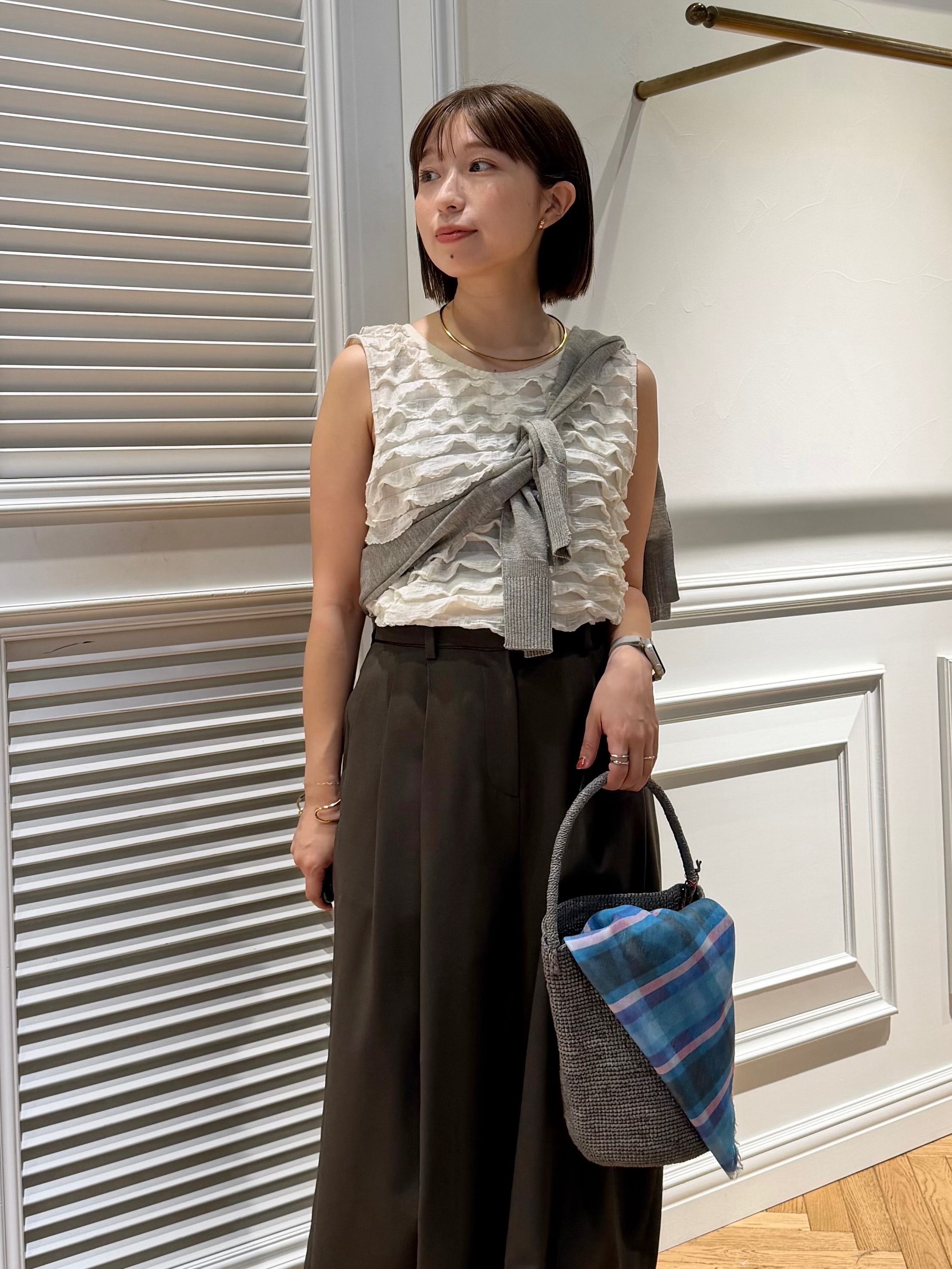 つじ まこさんの「DRESSTERIOR｜【接触冷感】イージーケアー クールタッチ ワイドパンツ」を使ったコーディネート