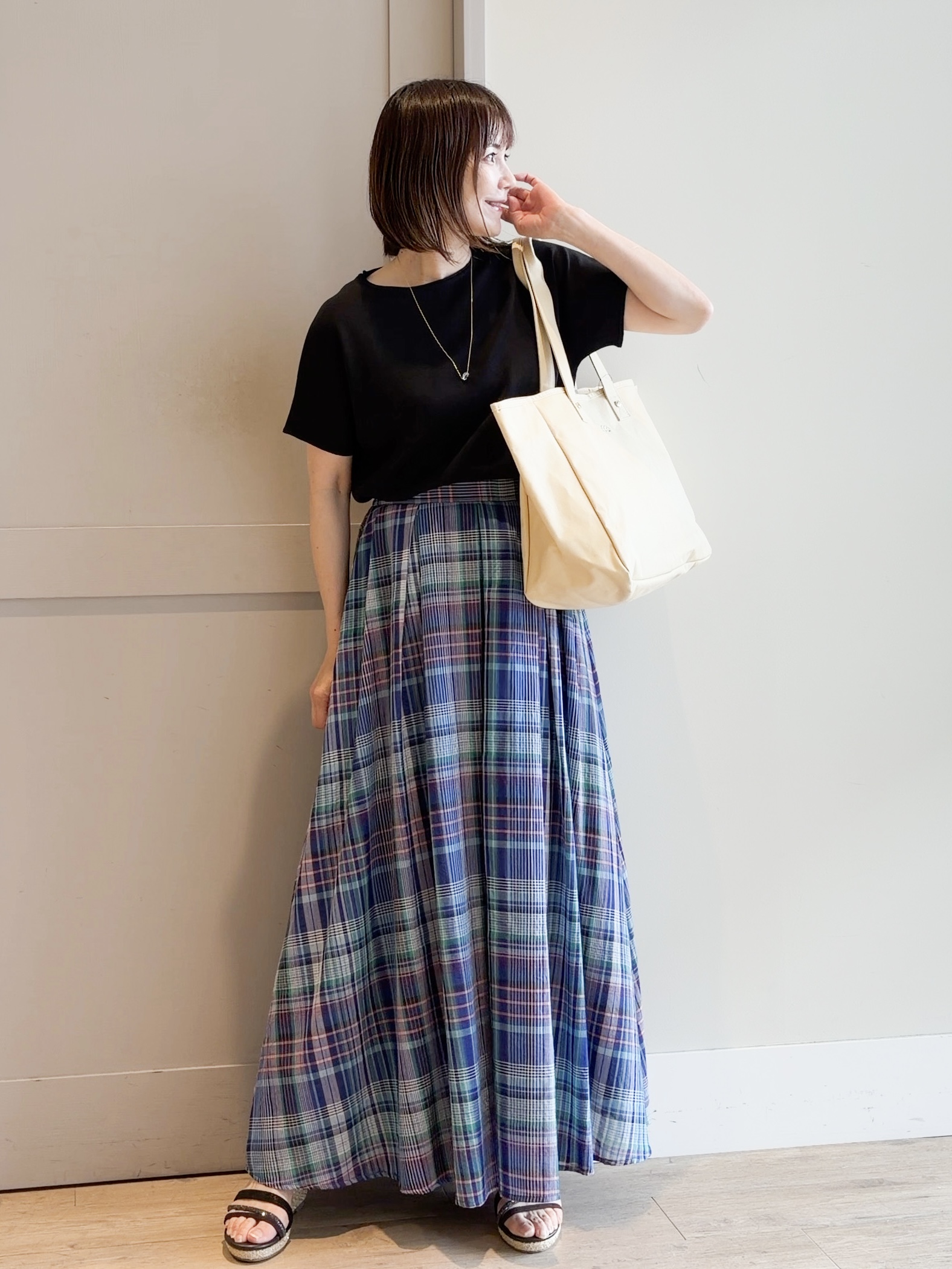 yamakoさんの「grove｜【シリーズ累計36万枚！名品ニット】やわらかドライタッチ ドルマンニット」を使ったコーディネート
