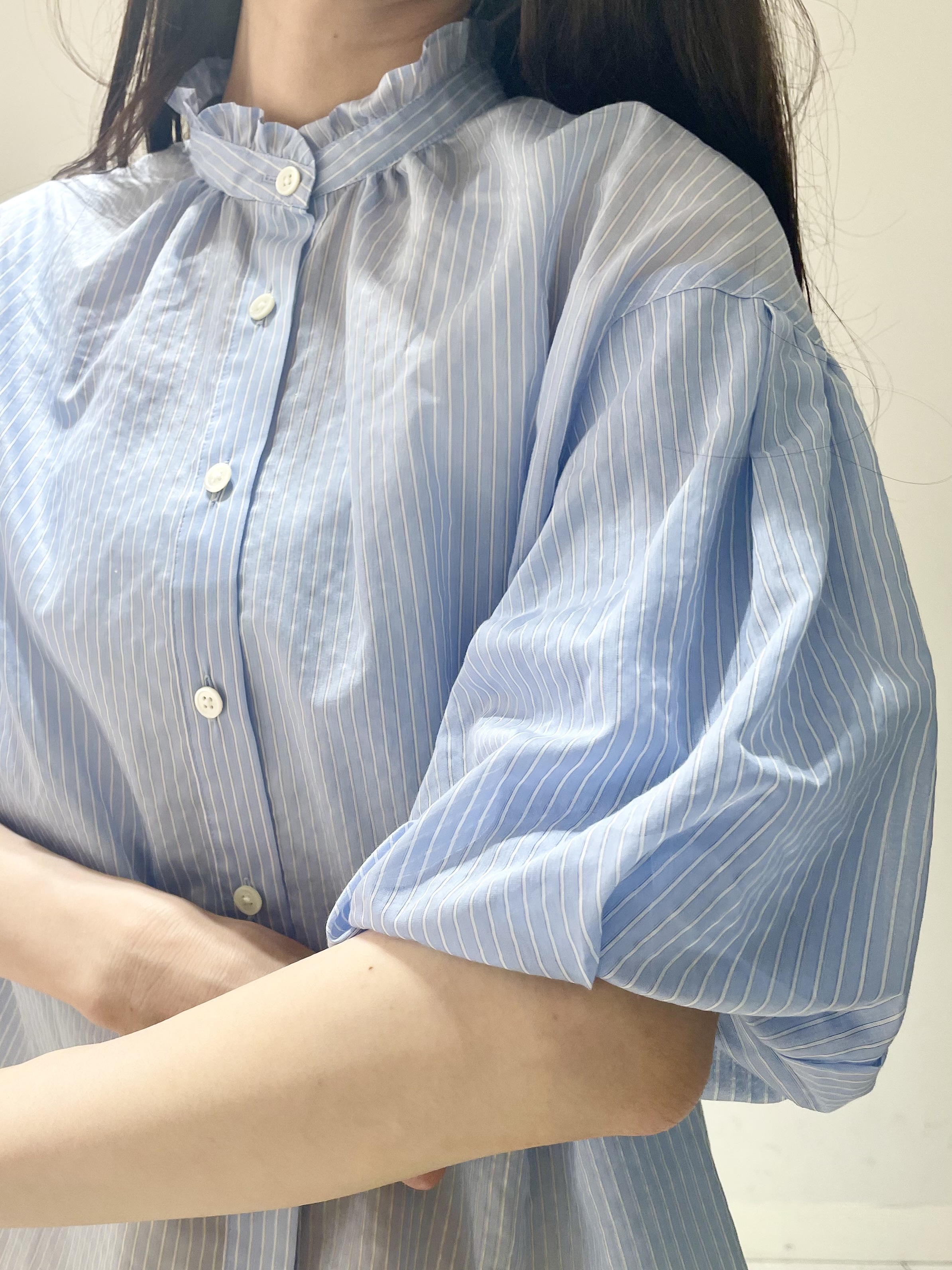 ことさんの「DRESSTERIOR｜【1枚で着映え/ウォッシャブル】ストライプスタンドフリルボリュームスリーブブラウス」を使ったコーディネート