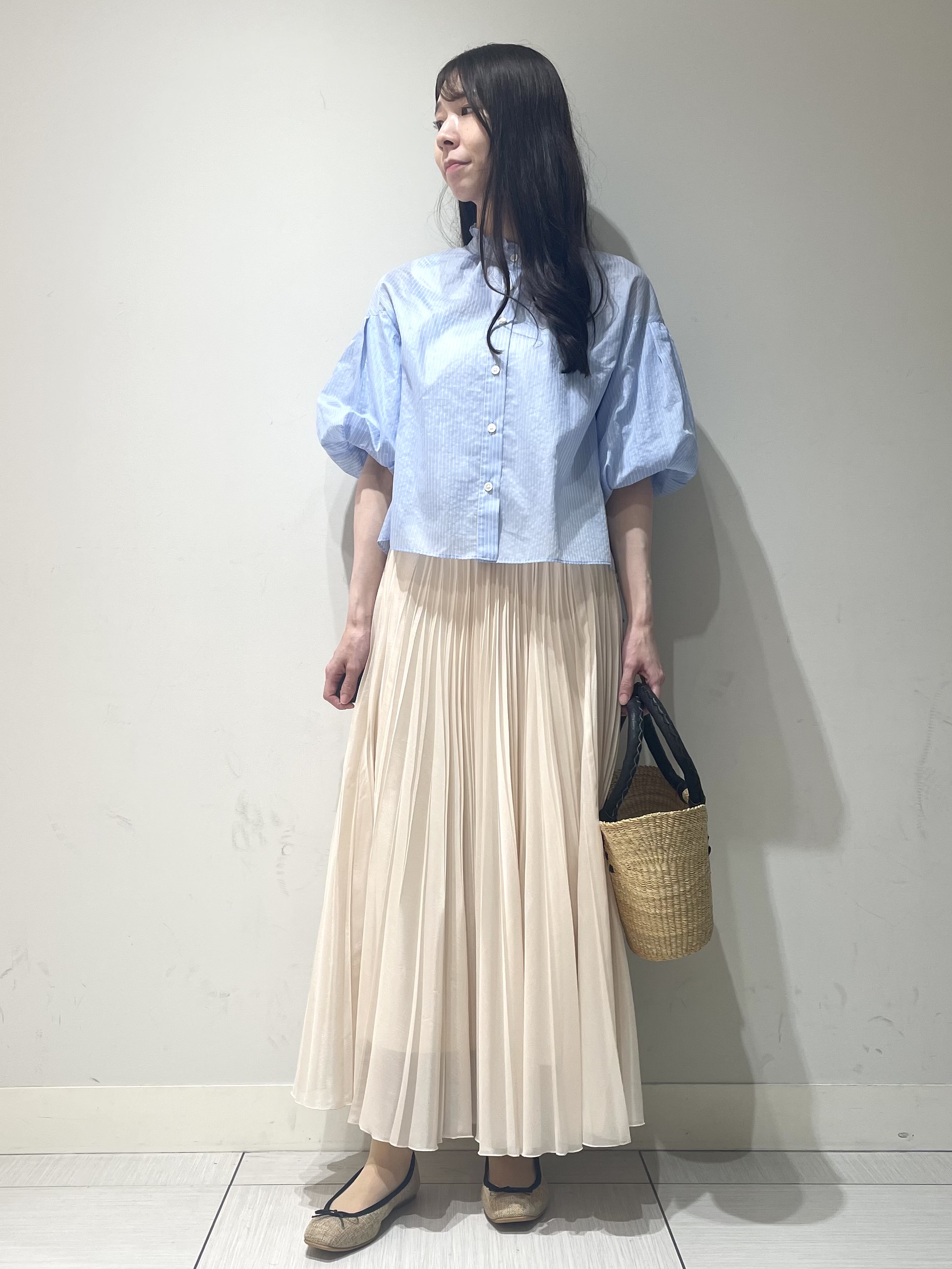 ことさんの「DRESSTERIOR｜【1枚で着映え/ウォッシャブル】ストライプスタンドフリルボリュームスリーブブラウス」を使ったコーディネート