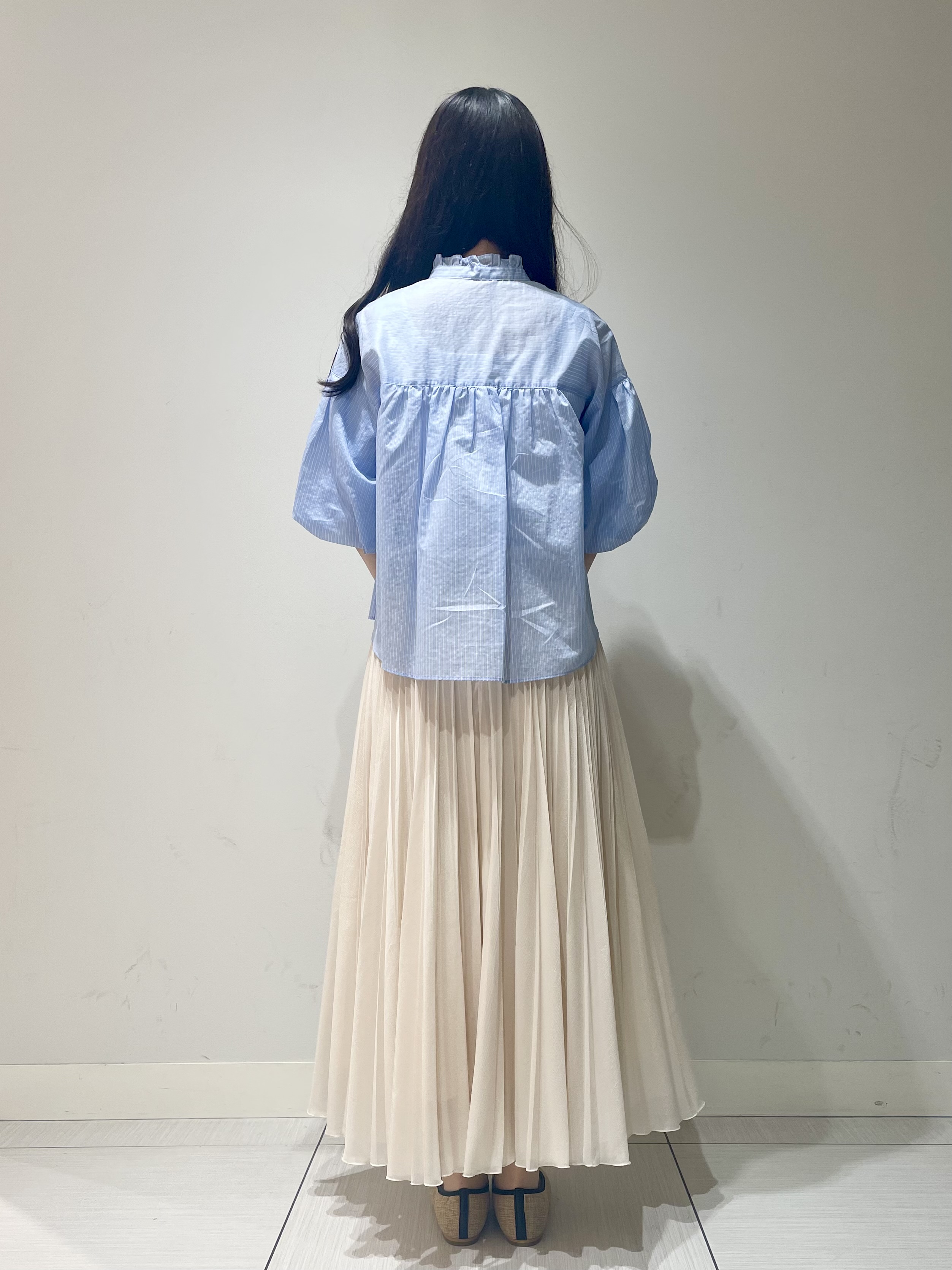 ことさんの「DRESSTERIOR｜【1枚で着映え/ウォッシャブル】ストライプスタンドフリルボリュームスリーブブラウス」を使ったコーディネート