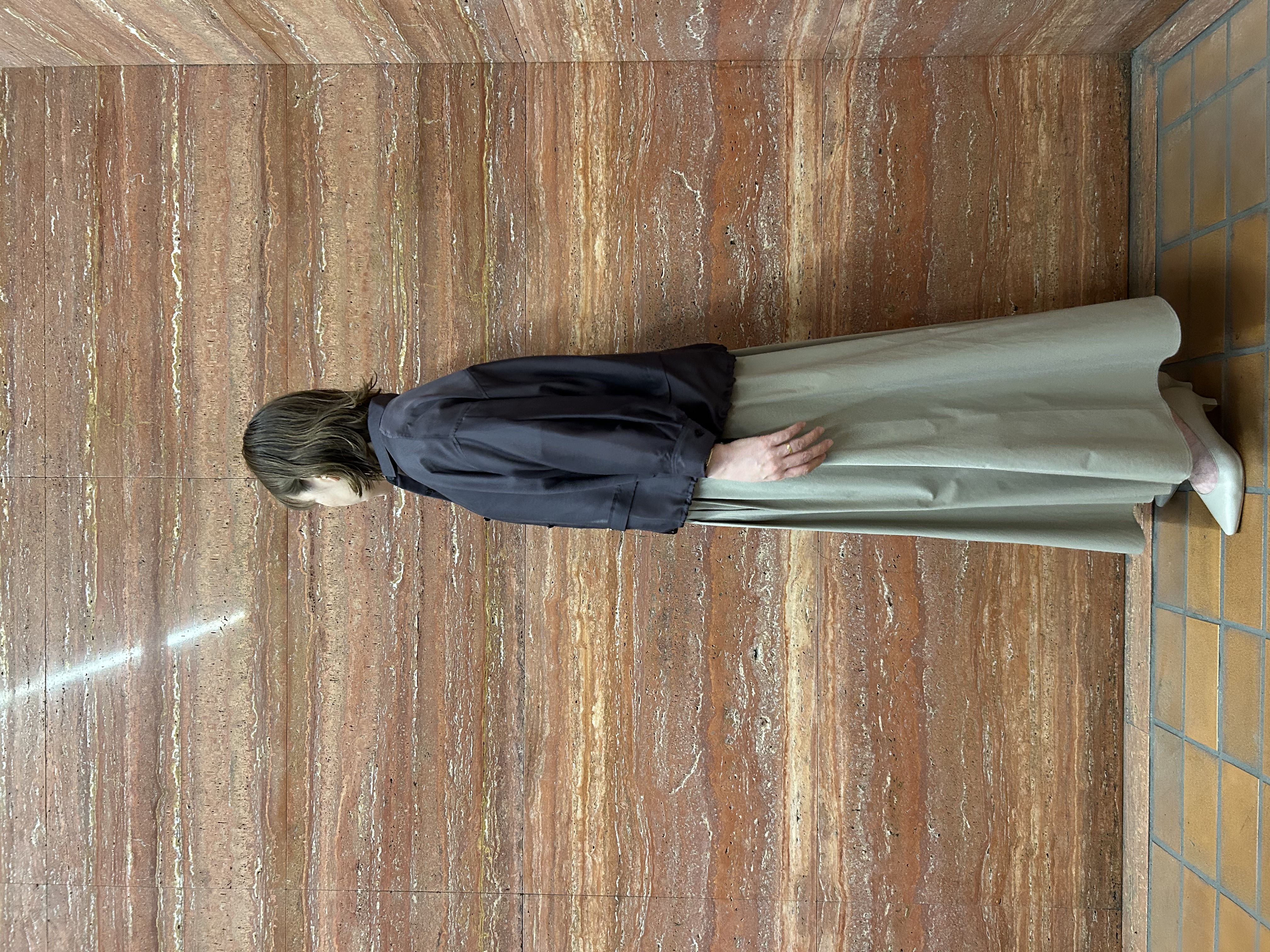 mariさんの「INDIVI｜【接触冷感／洗える／2WAY】ドロスト付 シアーシャンブレーシャツ」を使ったコーディネート
