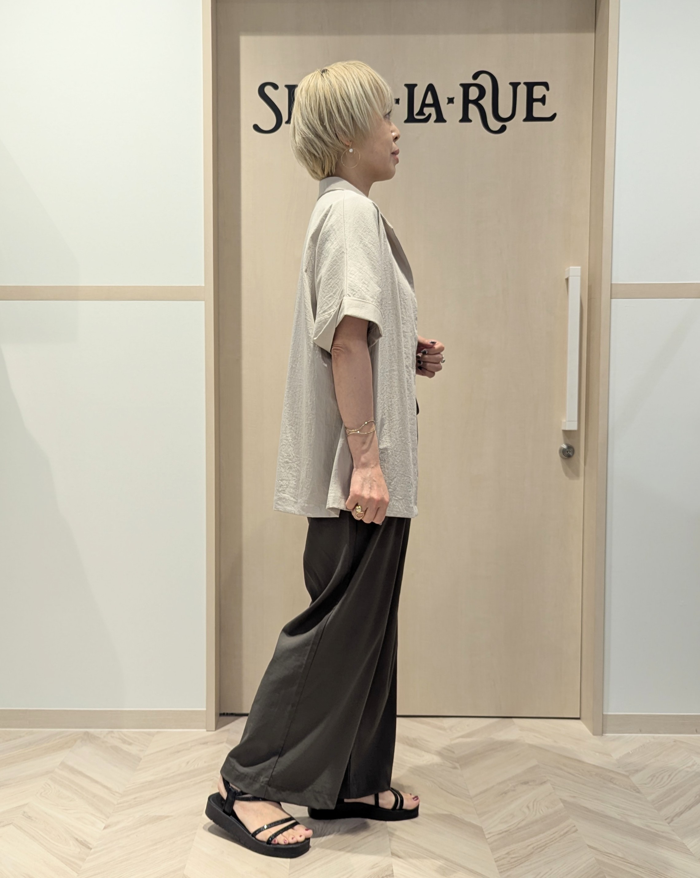 chieさんの「SHOO･LA･RUE｜【高レビュー/洗濯機可/セットアップ可】軽凛(かろりん) 半袖ジャケット」を使ったコーディネート