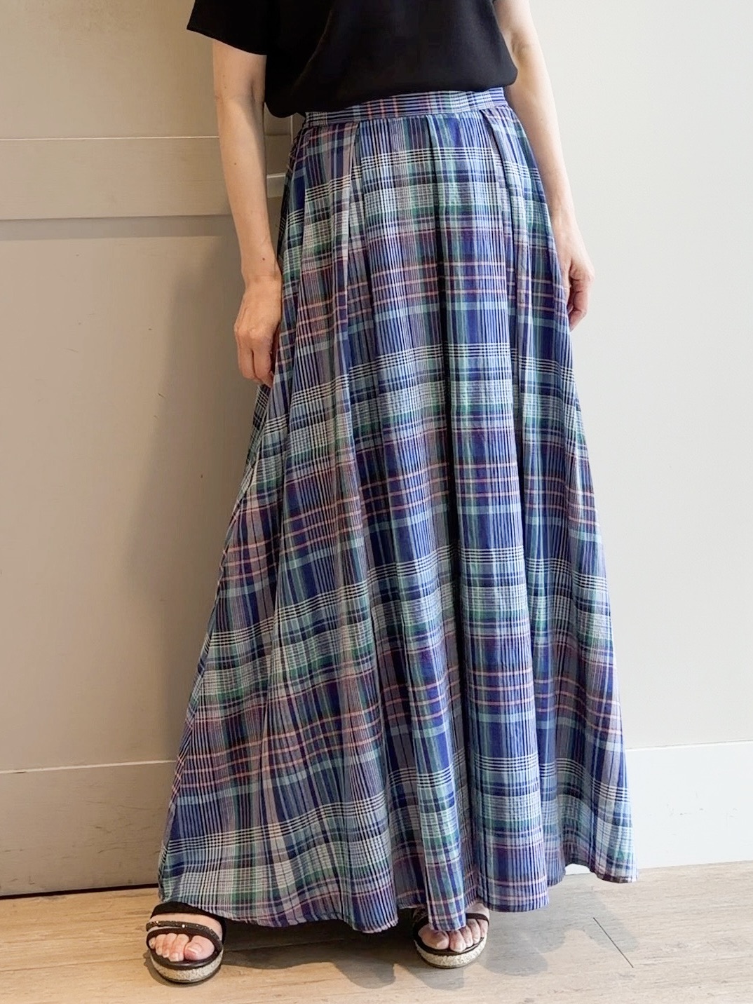 yamakoさんの「grove｜【シリーズ累計36万枚！名品ニット】やわらかドライタッチ ドルマンニット」を使ったコーディネート