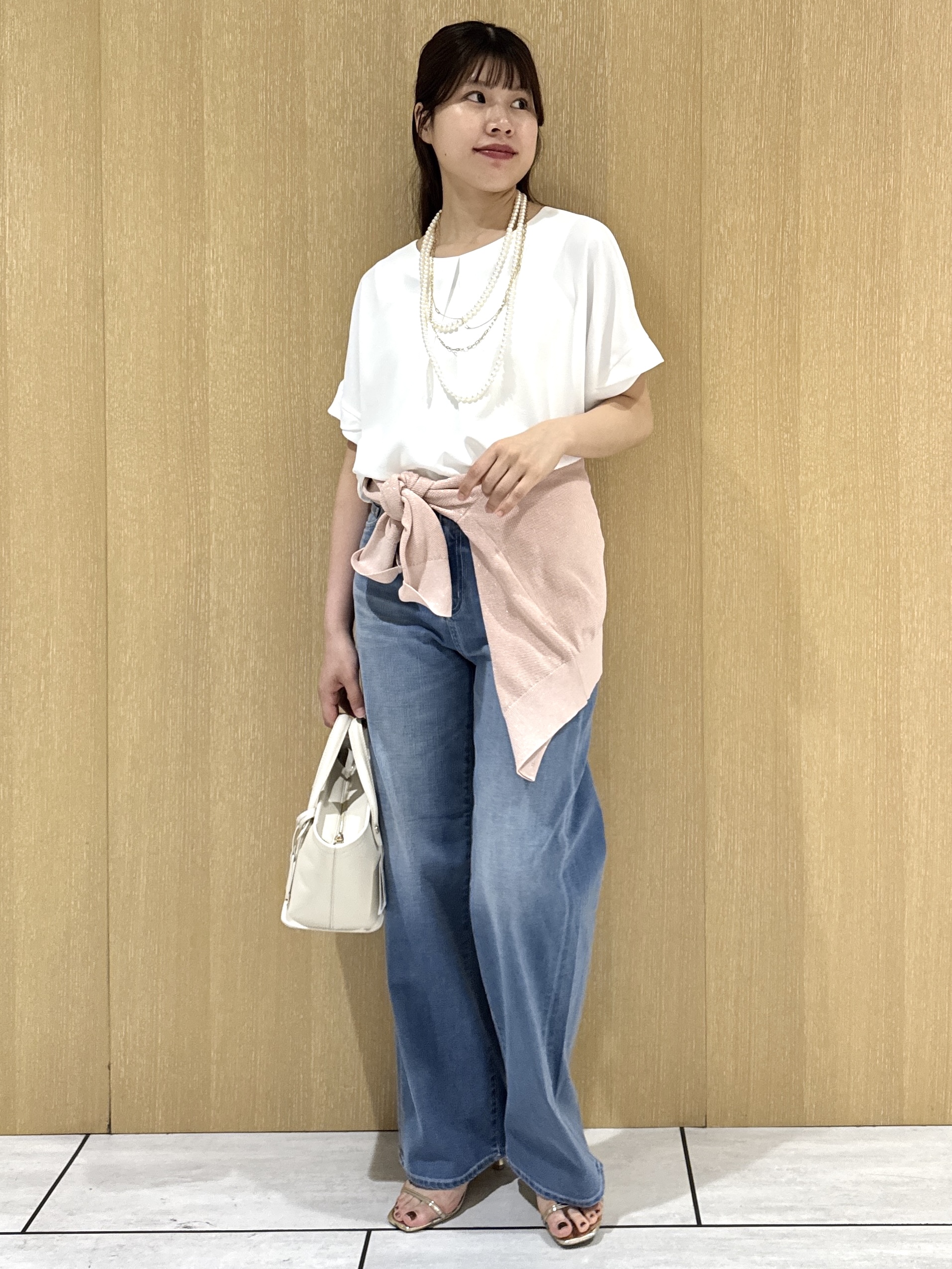 nanaさんの「UNTITLED｜【セットアップ可/UVカット/前後2WAY】リラクシーフレンチスリーブブラウス」を使ったコーディネート