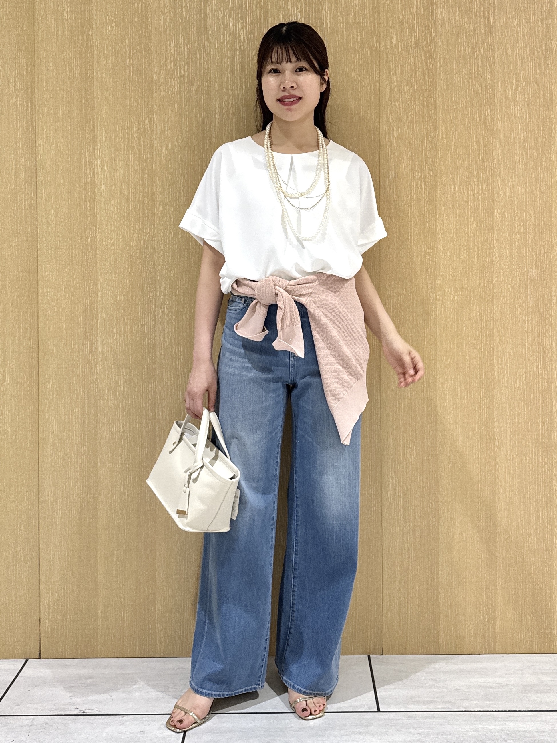 nanaさんの「UNTITLED｜【セットアップ可/UVカット/前後2WAY】リラクシーフレンチスリーブブラウス」を使ったコーディネート