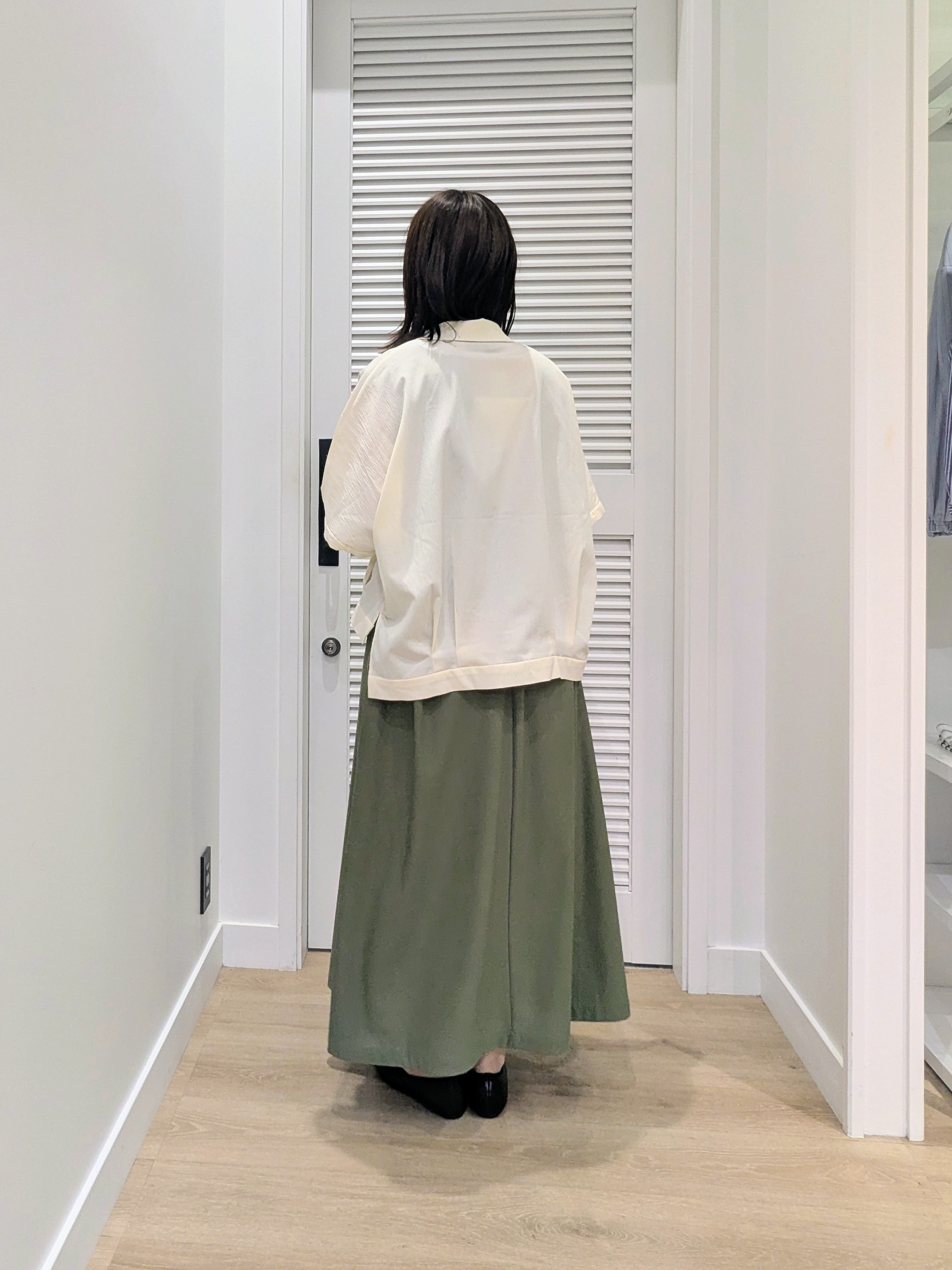 enさんの「Dessin｜テンセルデニム タックワイドパンツ」を使ったコーディネート