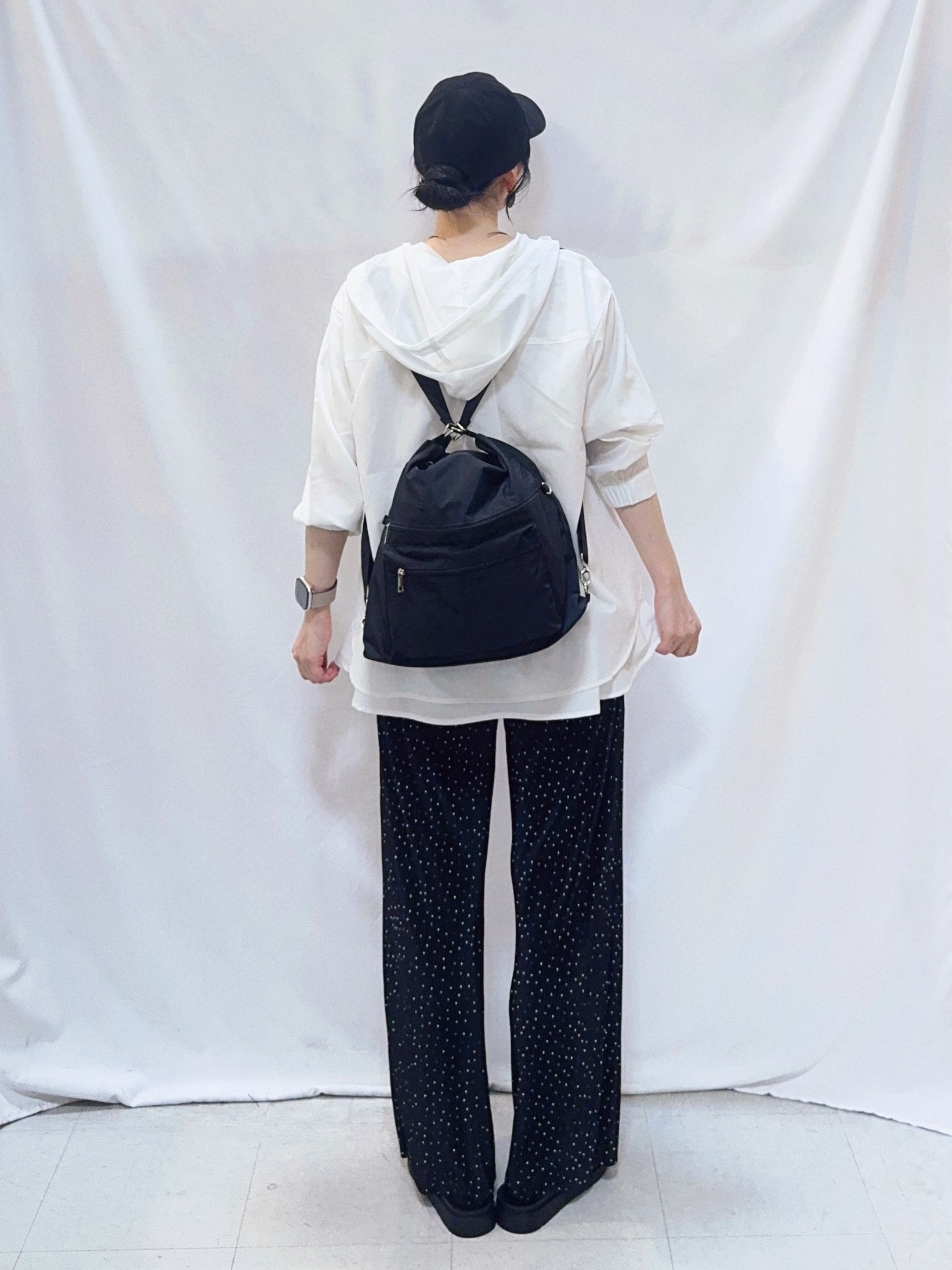 𝐇𝐢𝐫𝐨𝐦𝐢さんの「SHOO･LA･RUE｜【通気性〇/洗濯機可/S-LL】UVカット機能付き ライトな着心地シャツパーカ」を使ったコーディネート