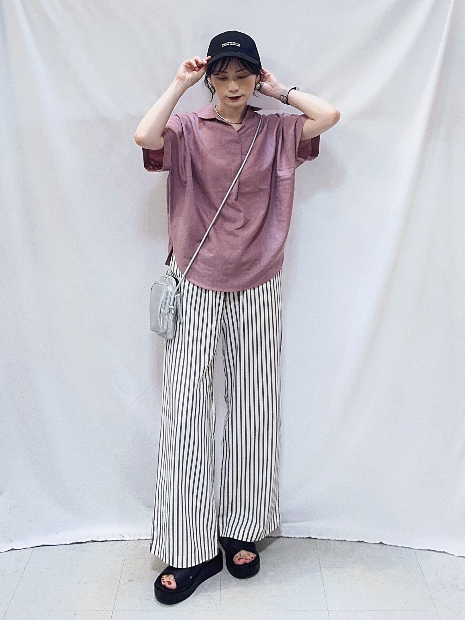 𝐇𝐢𝐫𝐨𝐦𝐢さんの「SHOO･LA･RUE｜【UV/吸水速乾/抗菌防臭】インせず着られる フレンチリネンスキッパーシャツ」を使ったコーディネート