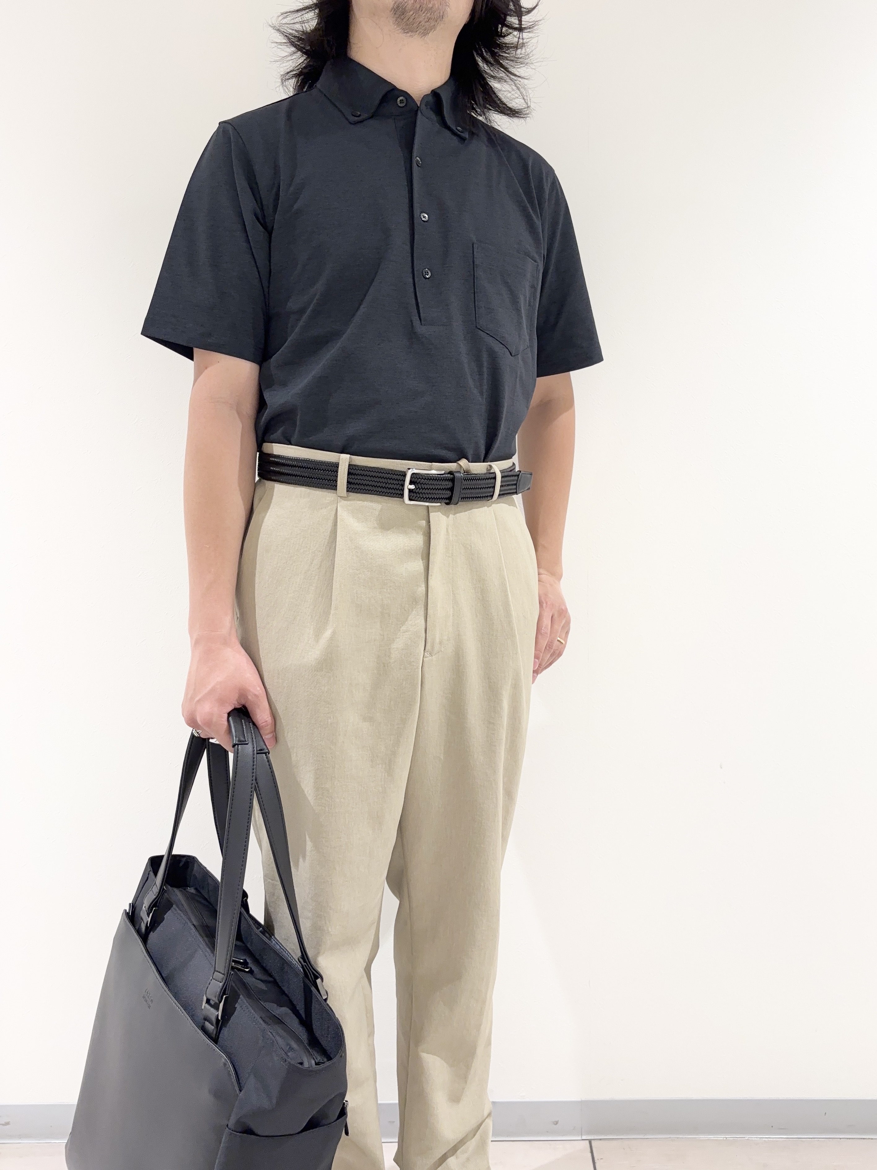 及川さんの「TAKEO KIKUCHI｜【汗染み軽減/接触冷感】ビズ ポロシャツ」を使ったコーディネート