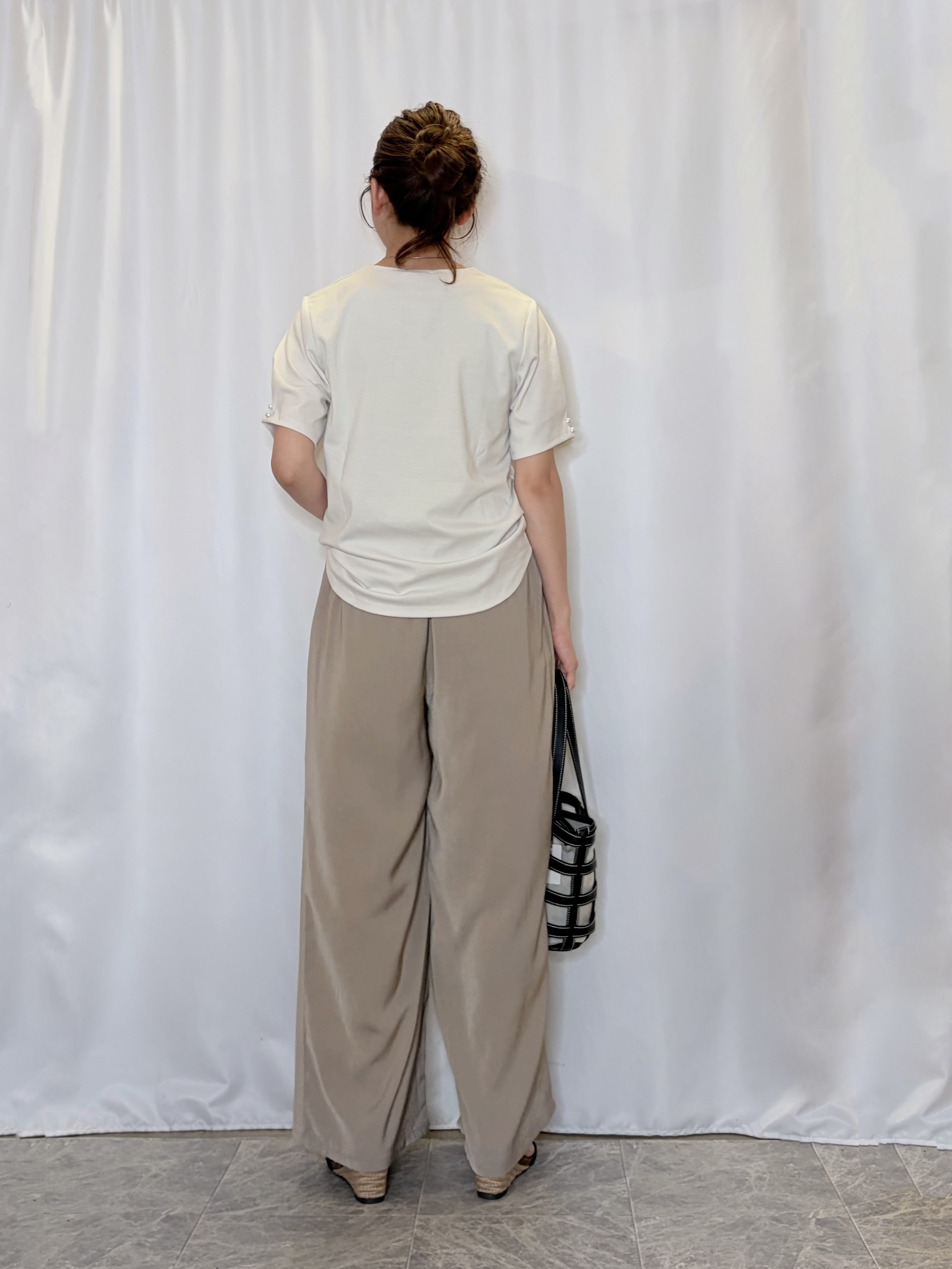 おうめさんの「SHOO･LA･RUE｜【2点セット/洗濯機可/S-LL】ネックレス付き お袖パールブラウス」を使ったコーディネート