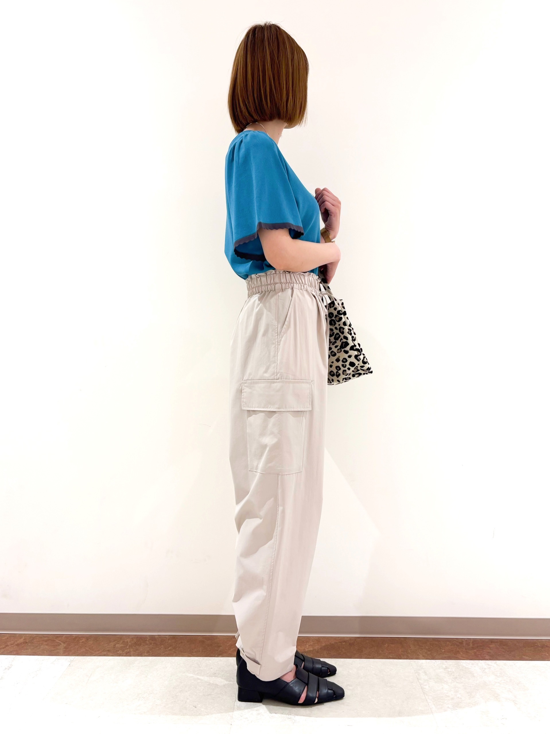 miさんの「grove｜高評価！【シリーズ累計36万枚！名品ニット】やわらかドライタッチ スカラップスリーブニット」を使ったコーディネート