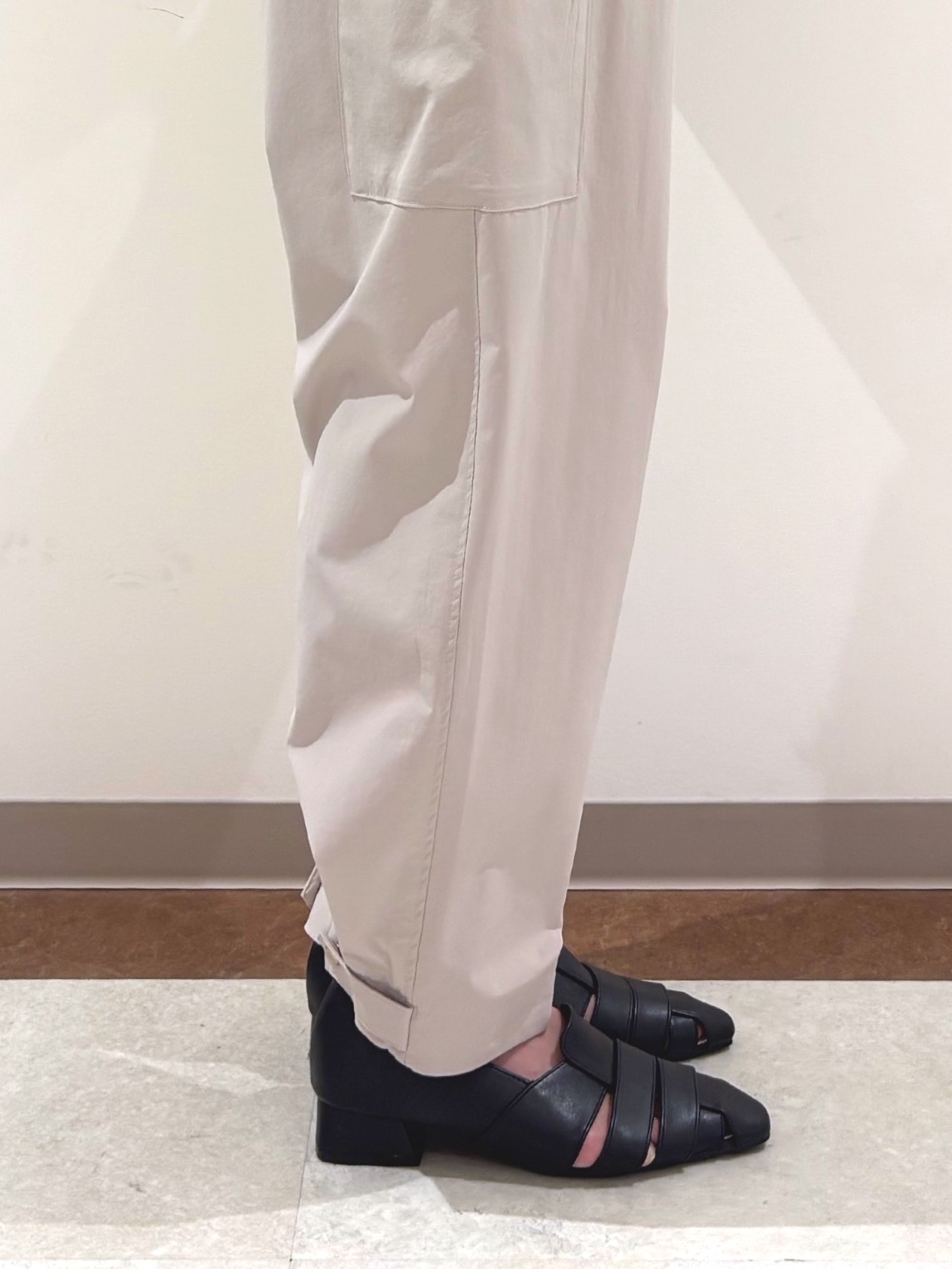 miさんの「grove｜高評価！【シリーズ累計36万枚！名品ニット】やわらかドライタッチ スカラップスリーブニット」を使ったコーディネート