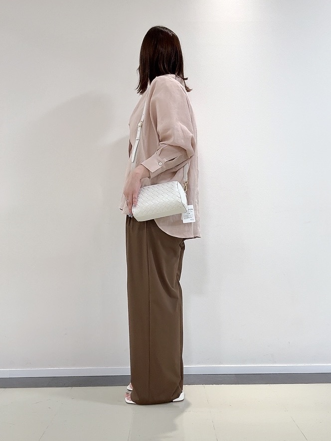 YUIさんの「UNTITLED｜【麻100】リネンドルマンシャツ」を使ったコーディネート