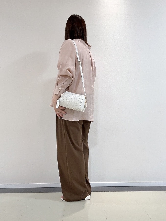 YUIさんの「UNTITLED｜【麻100】リネンドルマンシャツ」を使ったコーディネート