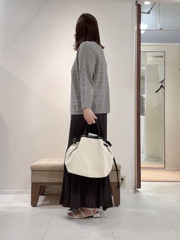 YUIさんの「UNTITLED｜◆メッシュ柄ボーダーニット」を使ったコーディネート