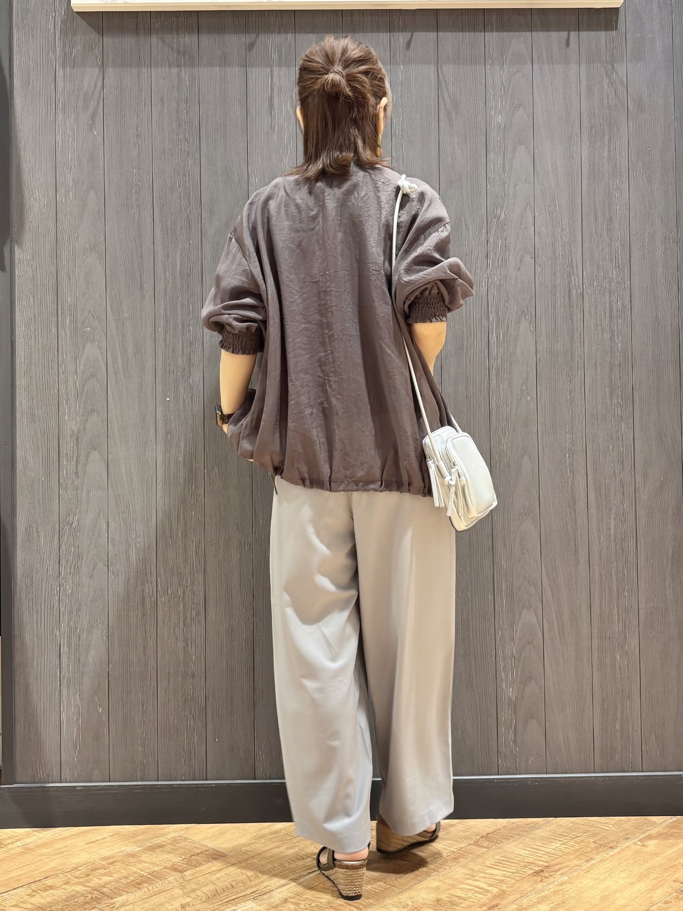 meiさんの「SHOO･LA･RUE｜【S-LL/洗濯機可】夏に使える 程よい透け感のシアーブルゾン」を使ったコーディネート