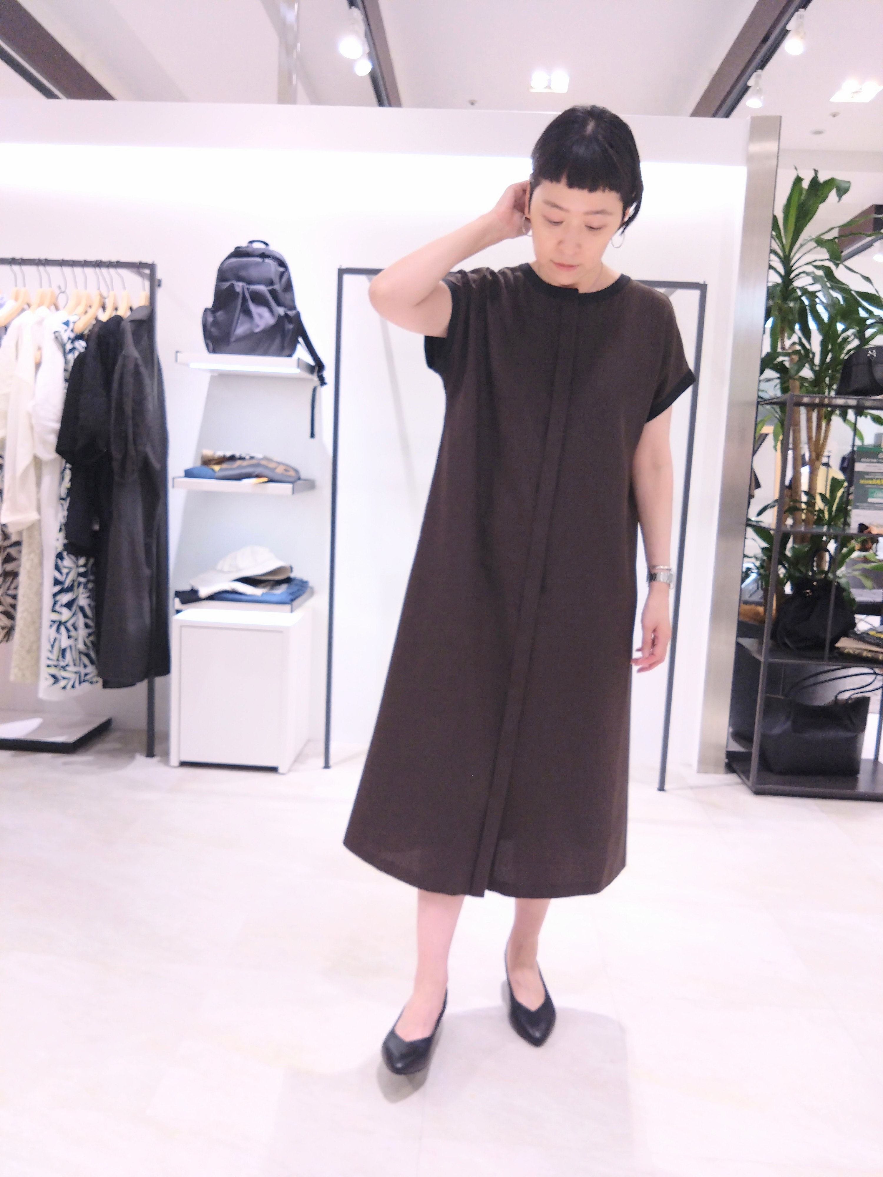 まちこさんの「UNTITLED｜【接触冷感/UVカット/イージーケア】配色ラインワンピース」を使ったコーディネート