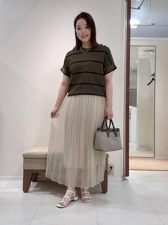 YUIさんの「UNTITLED｜【11色展開/体型カバー】前後2WAYフレンチスリーブニット」を使ったコーディネート