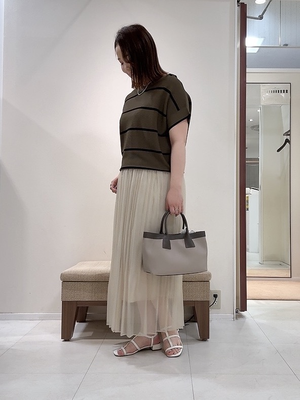 YUIさんの「UNTITLED｜【11色展開/体型カバー】前後2WAYフレンチスリーブニット」を使ったコーディネート
