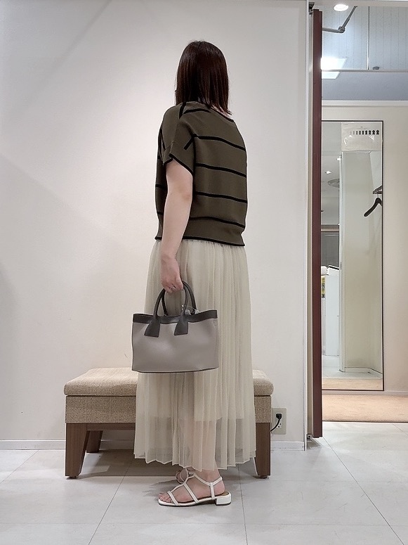 YUIさんの「UNTITLED｜【11色展開/体型カバー】前後2WAYフレンチスリーブニット」を使ったコーディネート