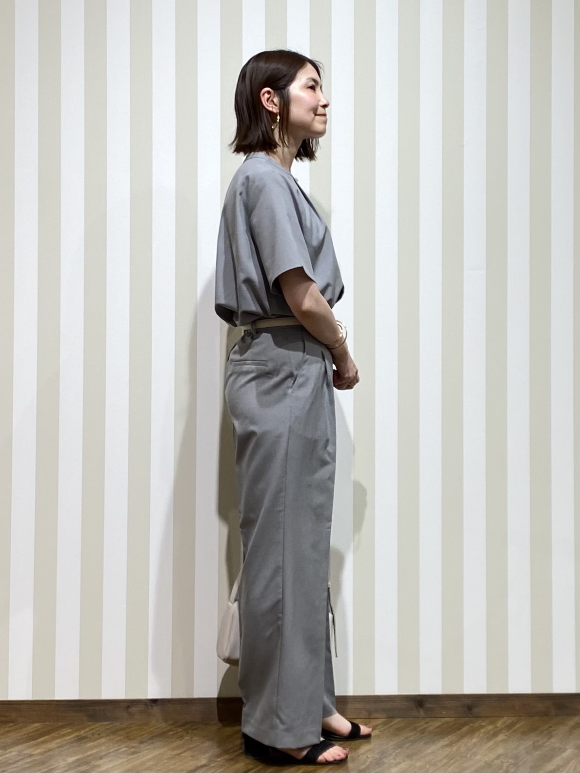 SAOさんの「SHOO･LA･RUE｜【吸水速乾/セットアップ可】洗濯後しわになりにくい　タックブラウス」を使ったコーディネート